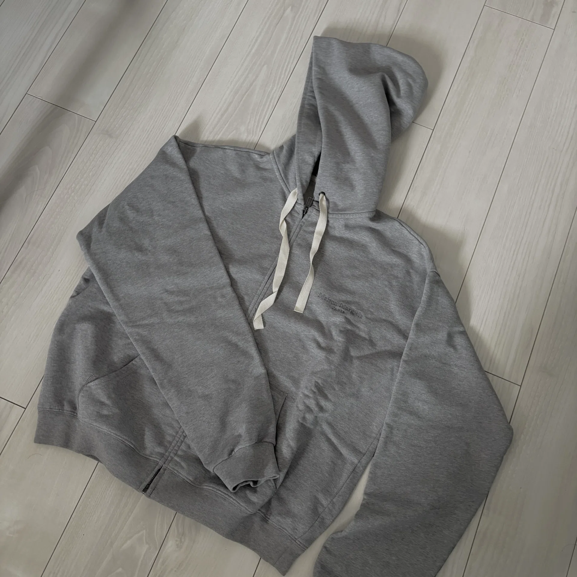 普通のグレーパーカー”に18万円払った理由。」｜ケン |服と美容|