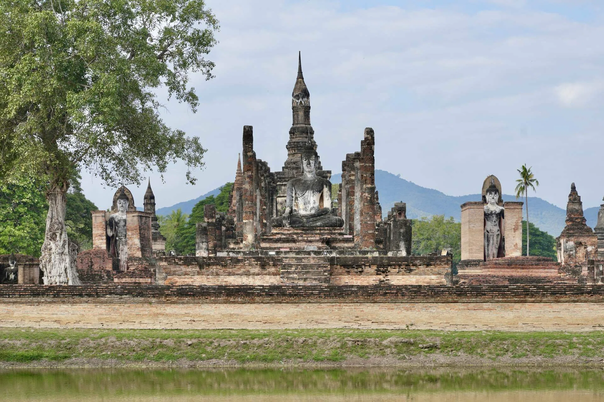 タイ北部の旅 – その4−2 （スコータイ歴史公園）｜Azuki Smith
