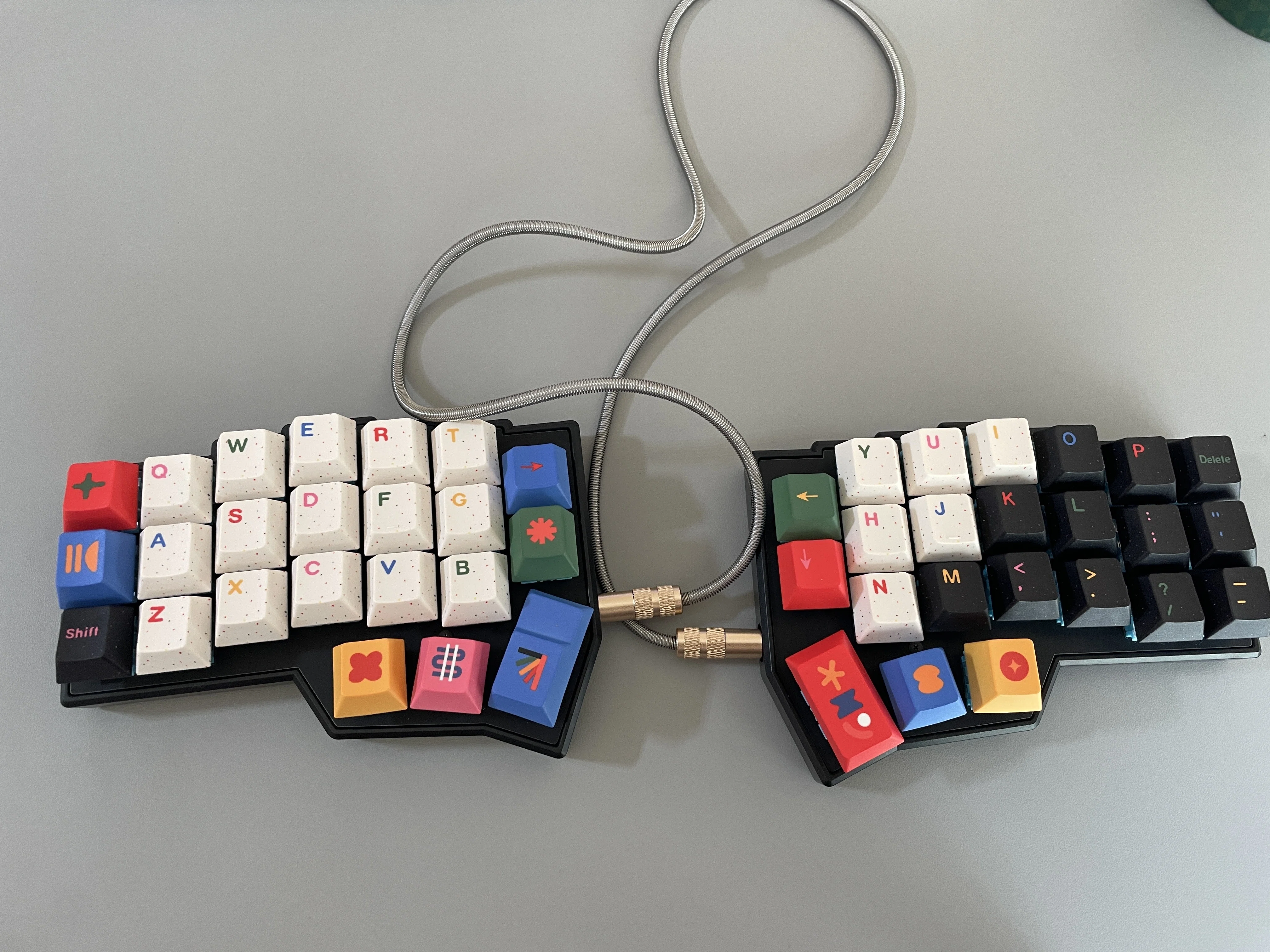 分割キーボードを作ってみた—「身体が凝っています」という一言から