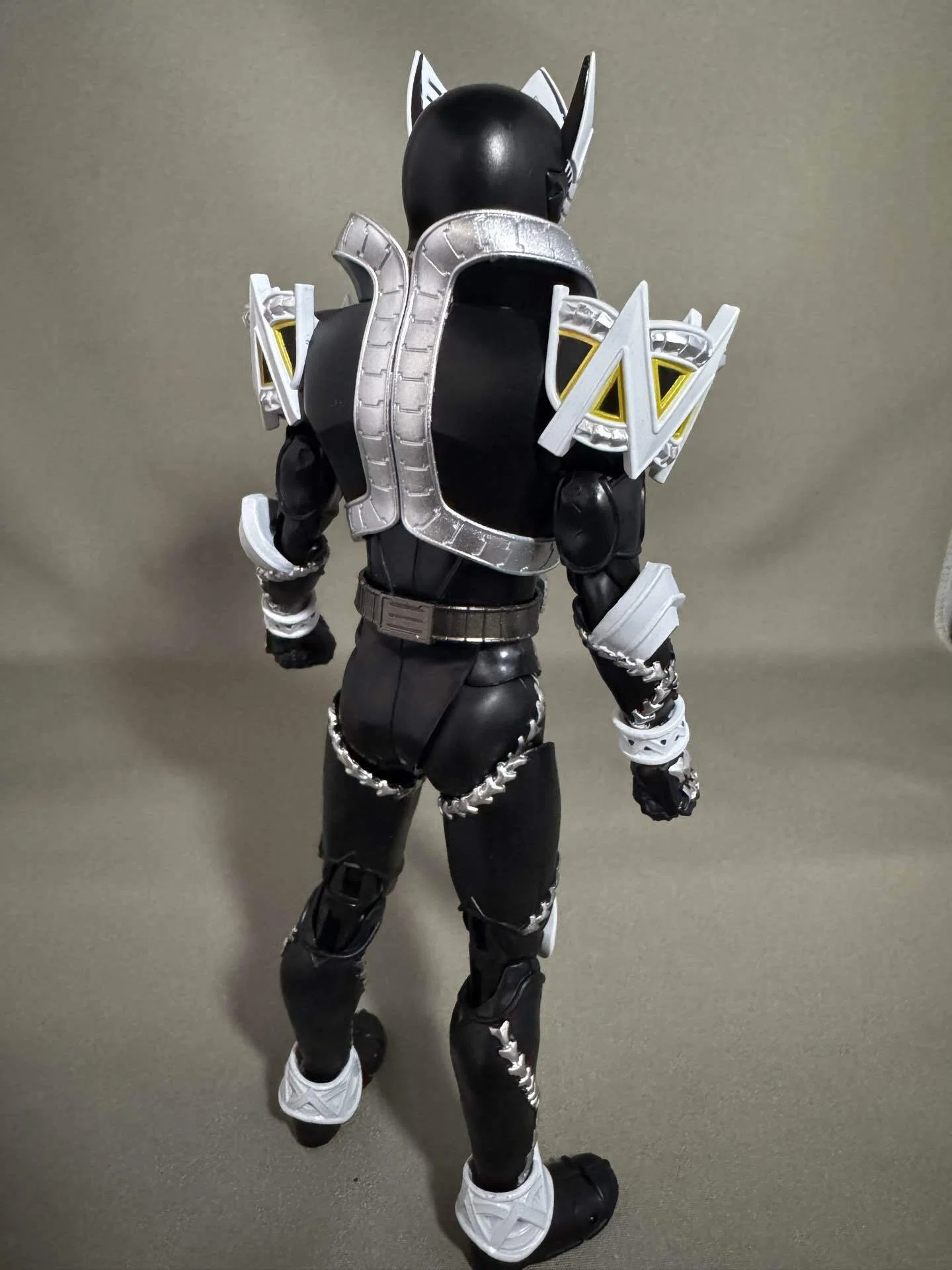 S.H.フィギュアアーツ】真骨彫 仮面ライダーサガ 感想｜ギン