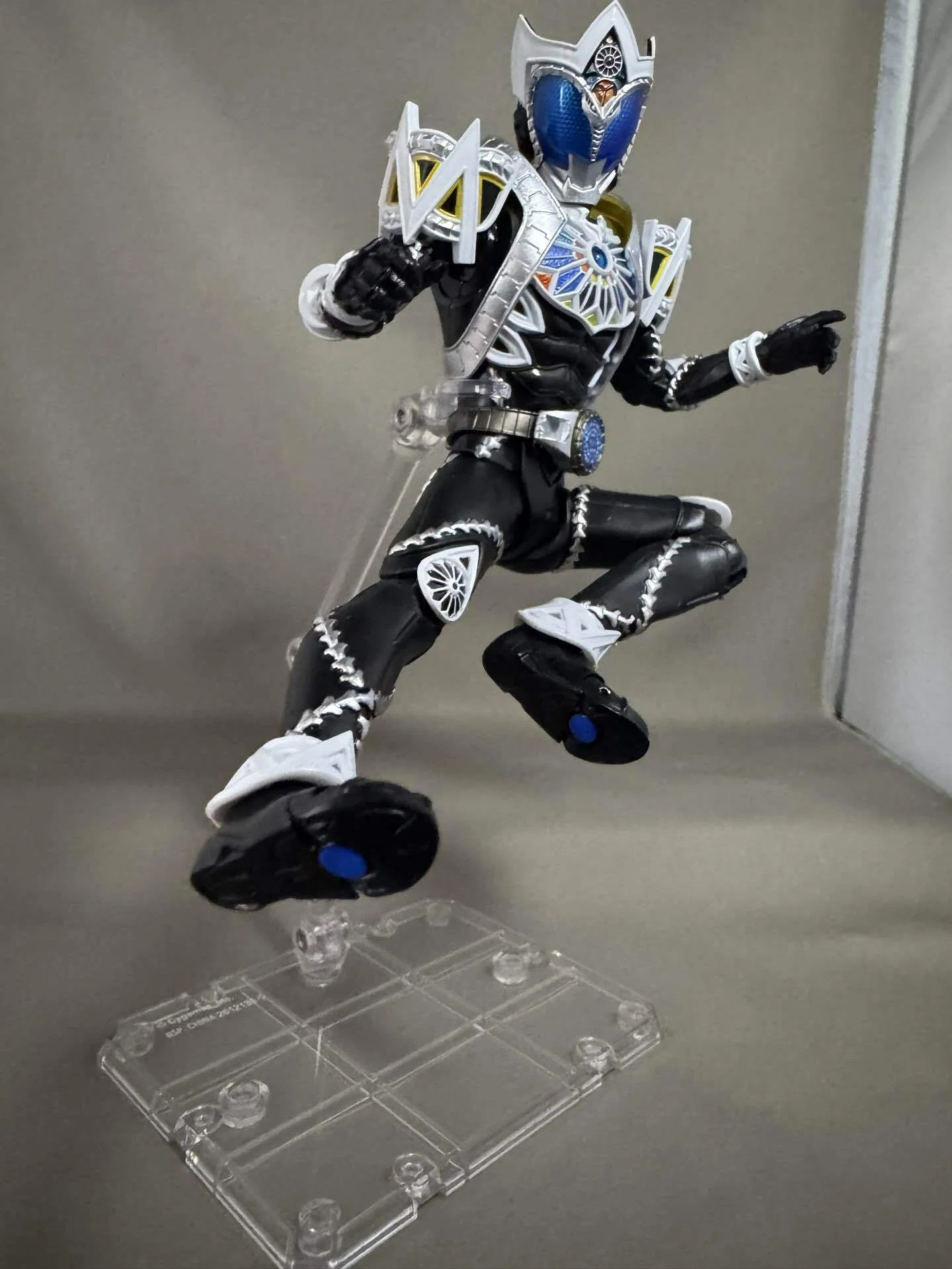 S.H.フィギュアアーツ】真骨彫 仮面ライダーサガ 感想｜ギン