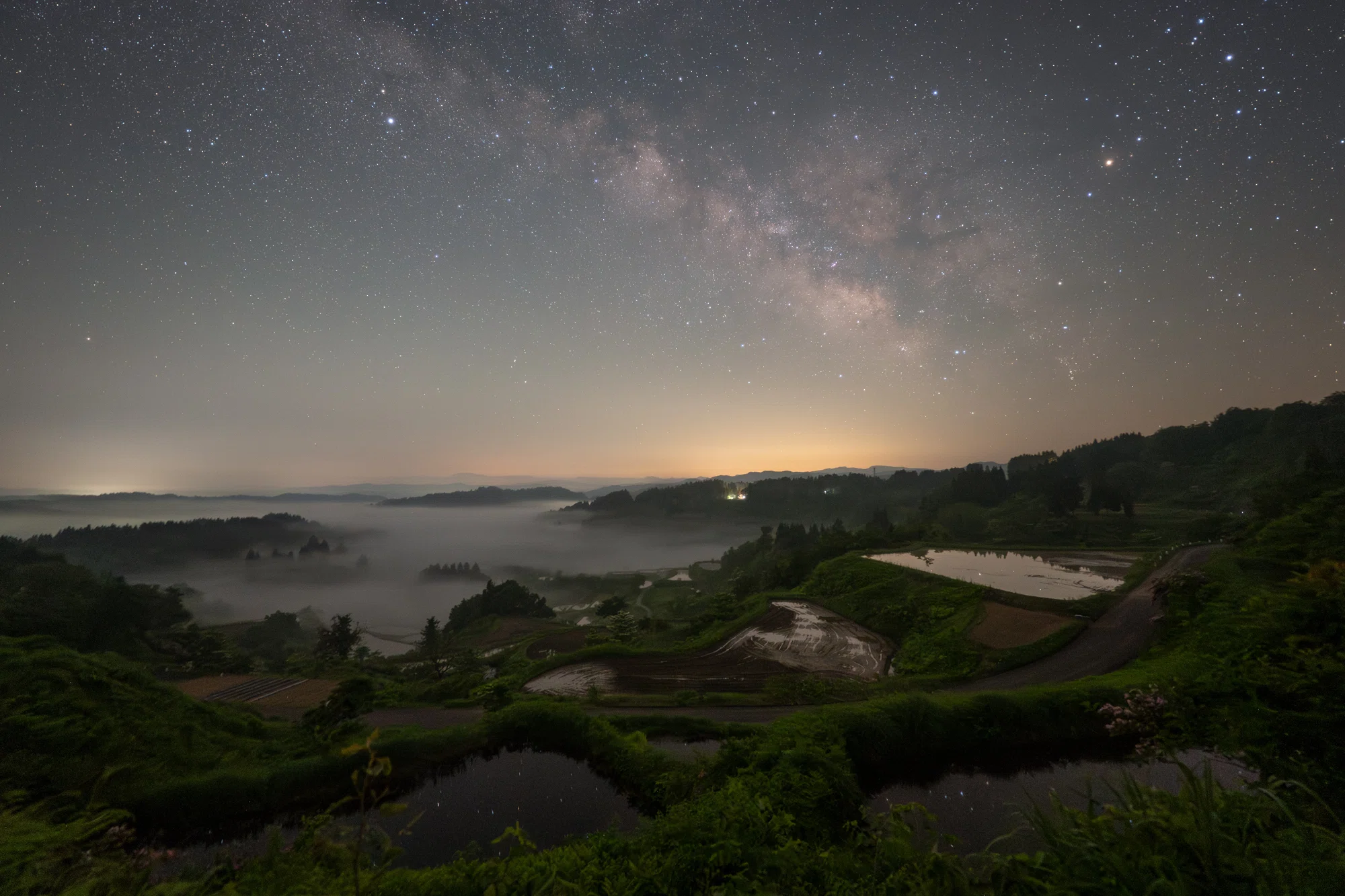 星峠の棚田で、天の川を待つ｜星空写真家 × 会社役員 | 「好き」を