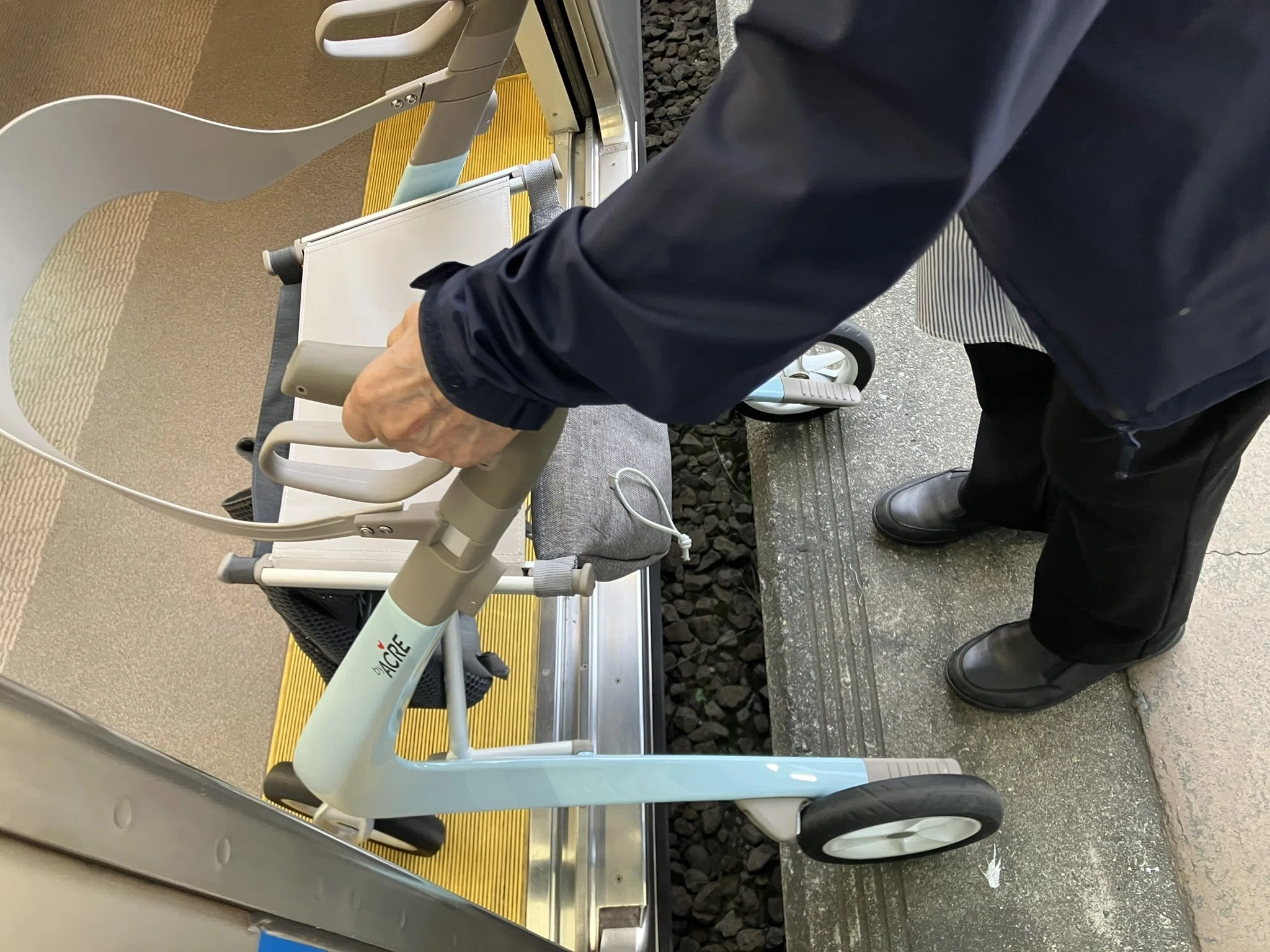 20 インチ 小学生 マウンテン バイク キッズ ネイビー 20インチ 札幌