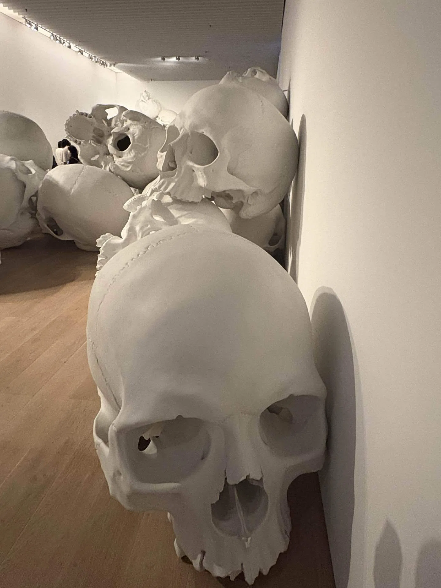 ロン・ミュエク展で、人間の孤独と「死」を見つめた日@森美術館｜わら