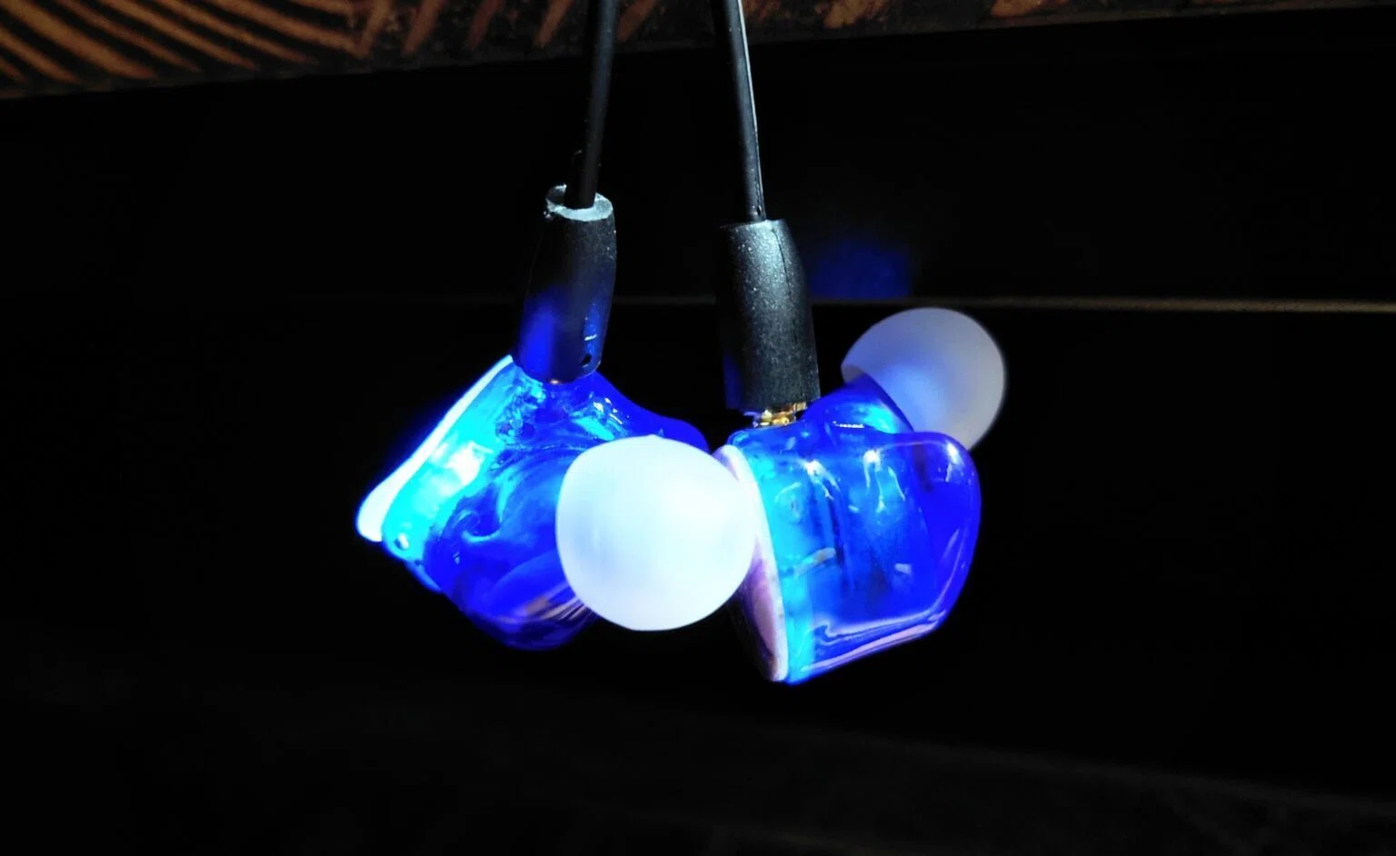 LIFEEAR Duo レビュー】有線の音質か、無線の利便性か。私がどちらも
