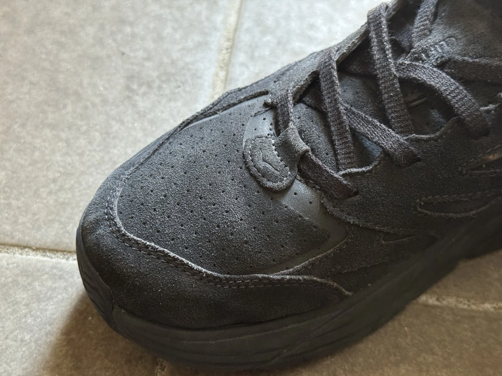 冬のスニーカーにHOKA CLIFTON L SUEDE BLACKを追加した｜りおつ