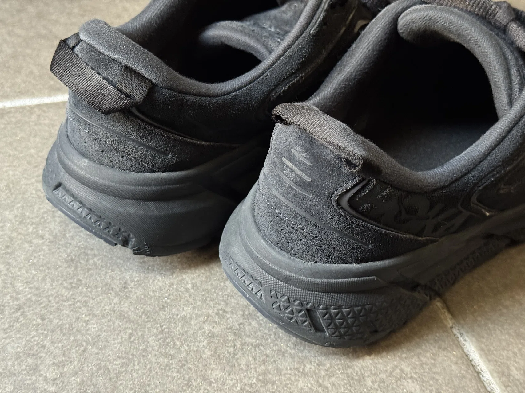 冬のスニーカーにHOKA CLIFTON L SUEDE BLACKを追加した｜りおつ