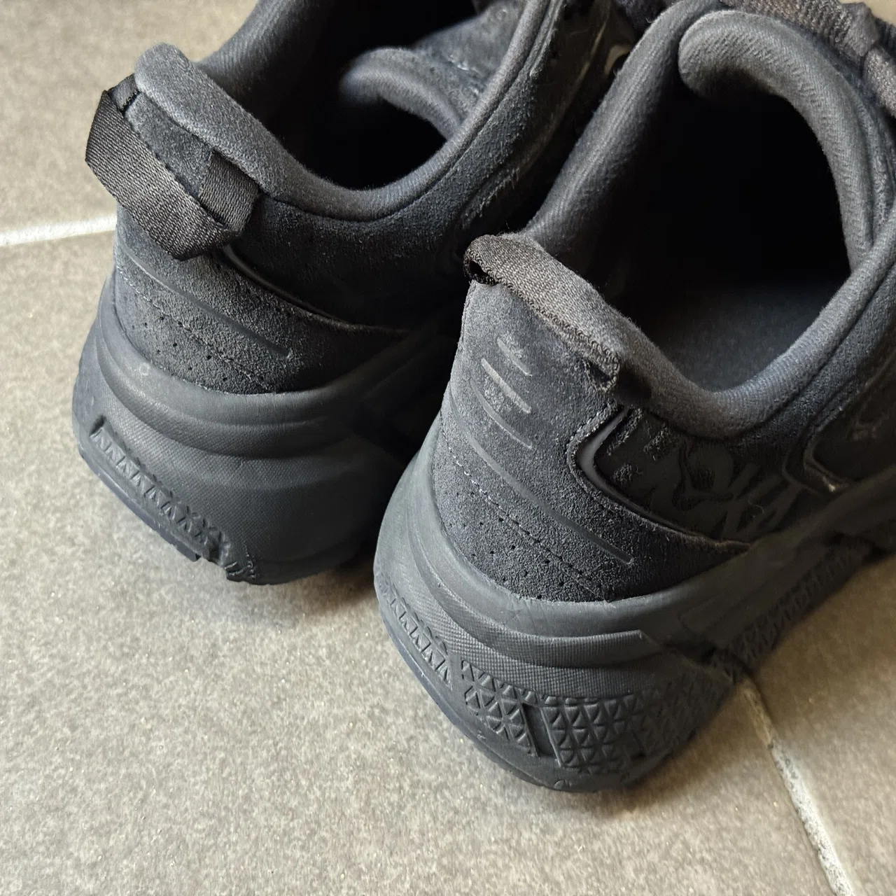 冬のスニーカーにHOKA CLIFTON L SUEDE BLACKを追加した｜りおつ