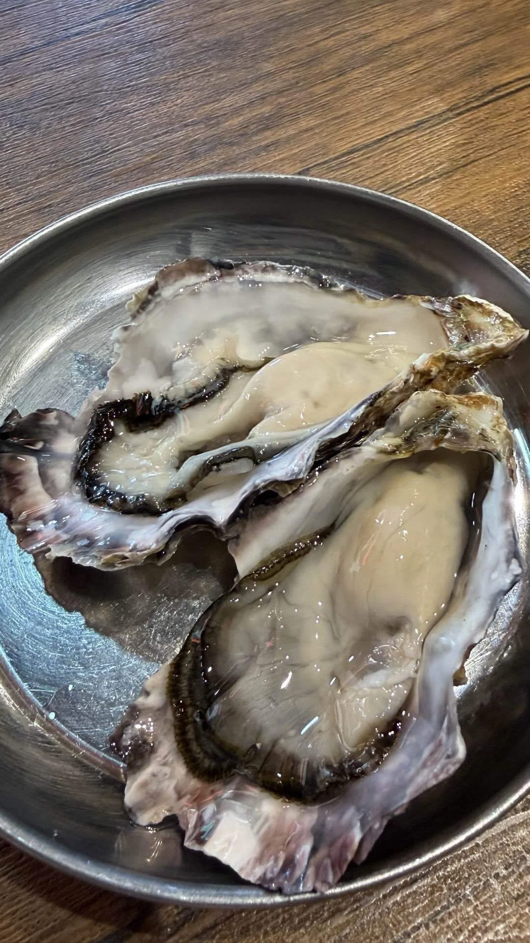 五月の風と、生牡蠣の滋味に酔う初夏の暮れ方。|まるるん