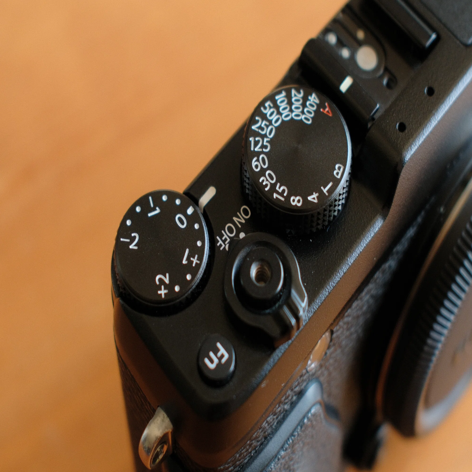 X100VIユーザーが、中古で3万円台のX-E1を2026年に購入した理由 