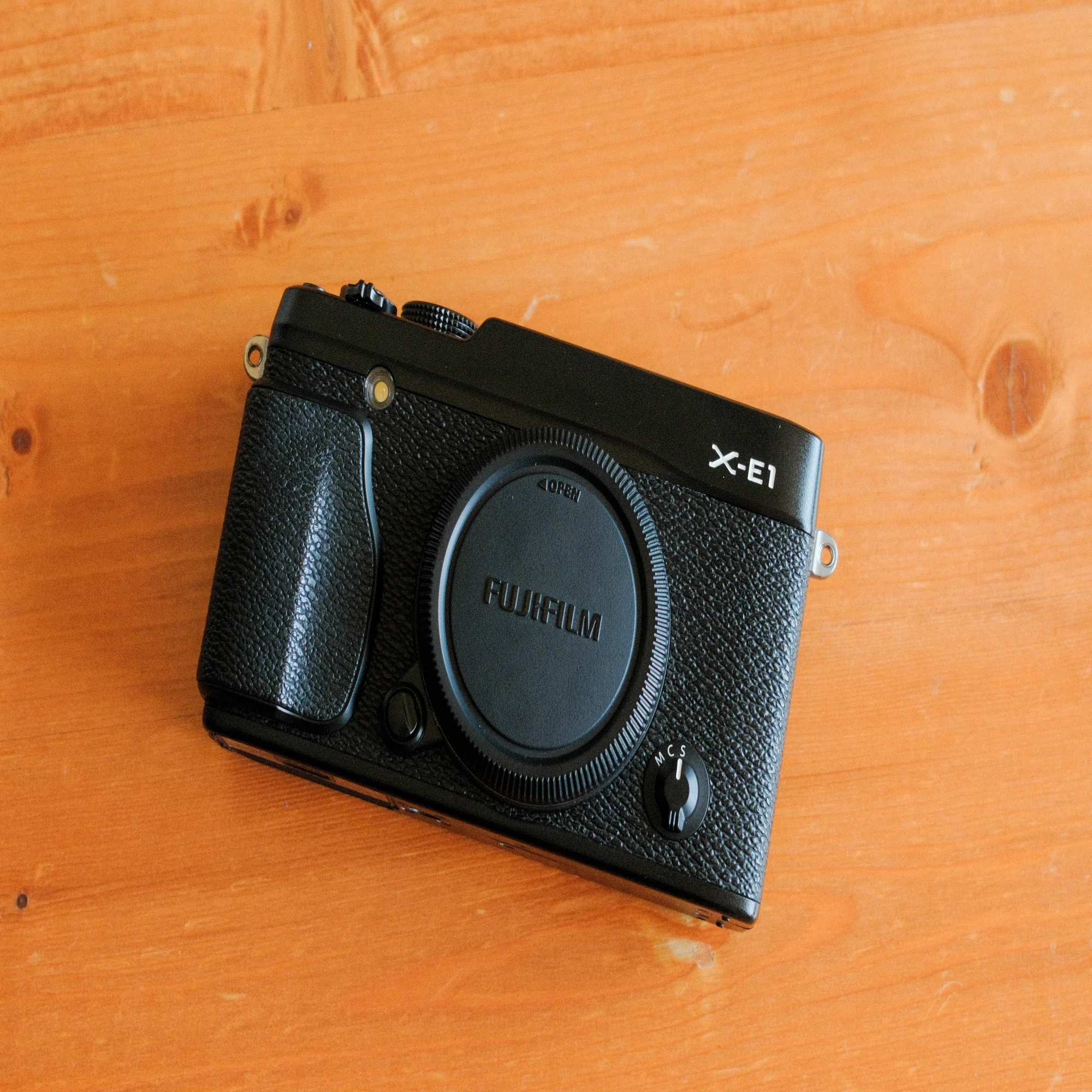 X100VIユーザーが、中古で3万円台のX-E1を2026年に購入した理由 