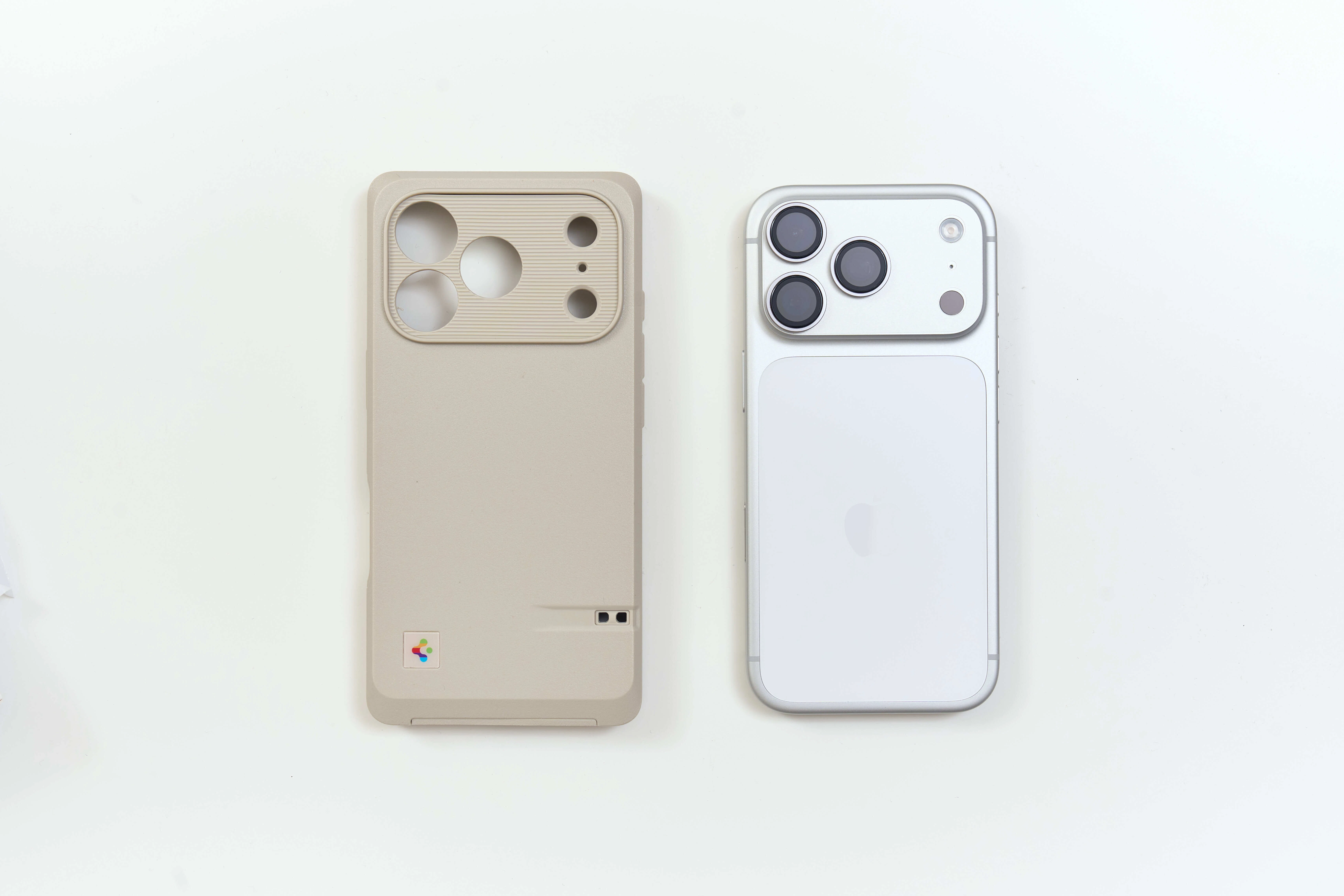iPhone 17 ProにMacintoshの色を纏わせる｜Spigen Classic LS マグ
