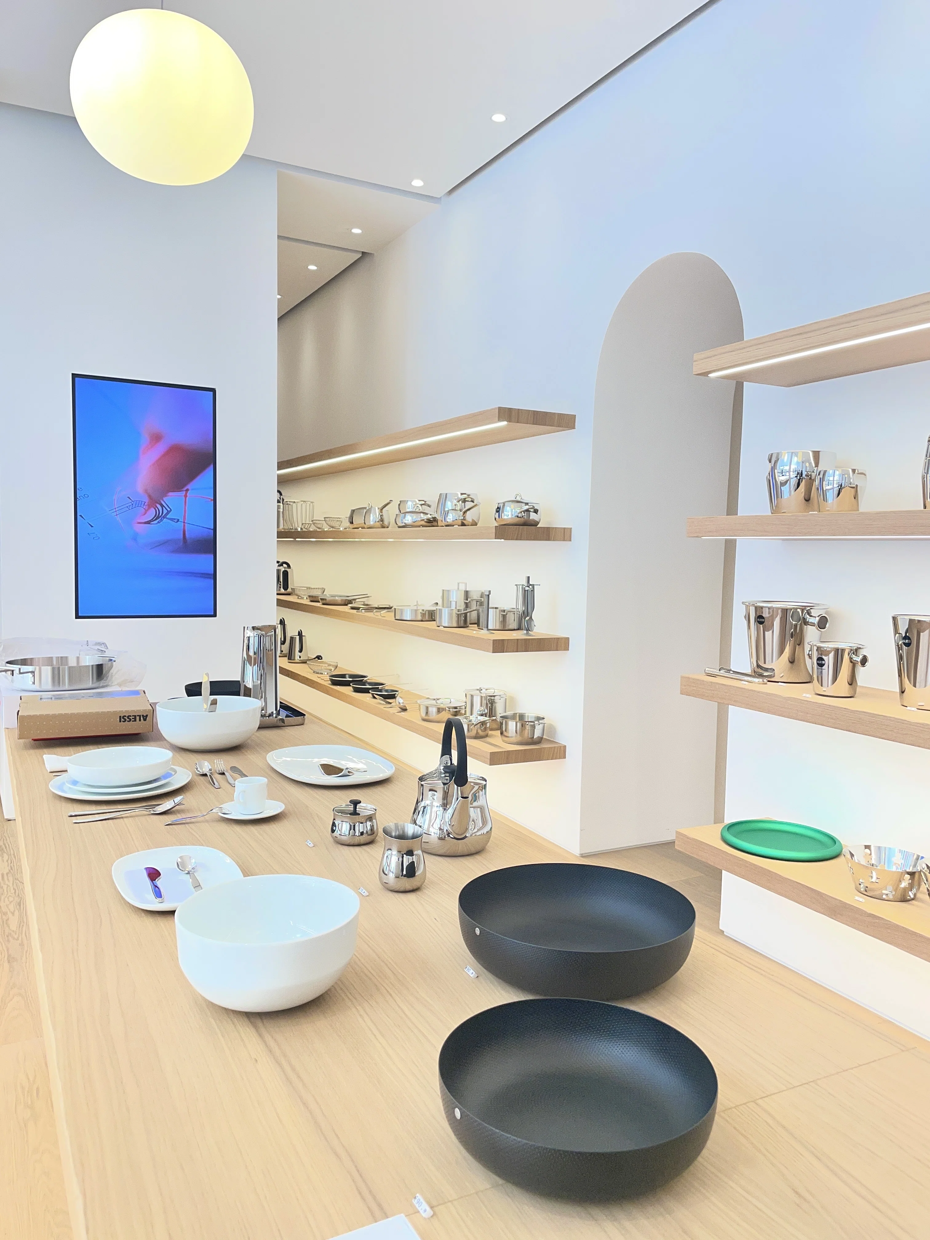 2026年4月ミラノでオープン、アレッシ（Alessi）のカフェ訪問レポート