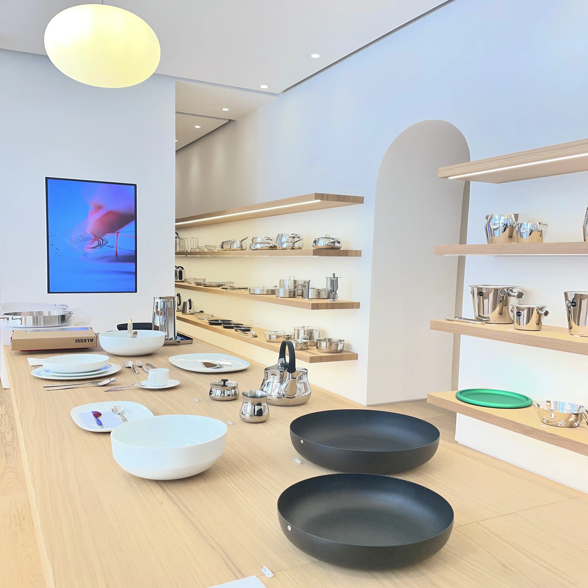 2026年4月ミラノでオープン、アレッシ（Alessi）のカフェ訪問レポート 