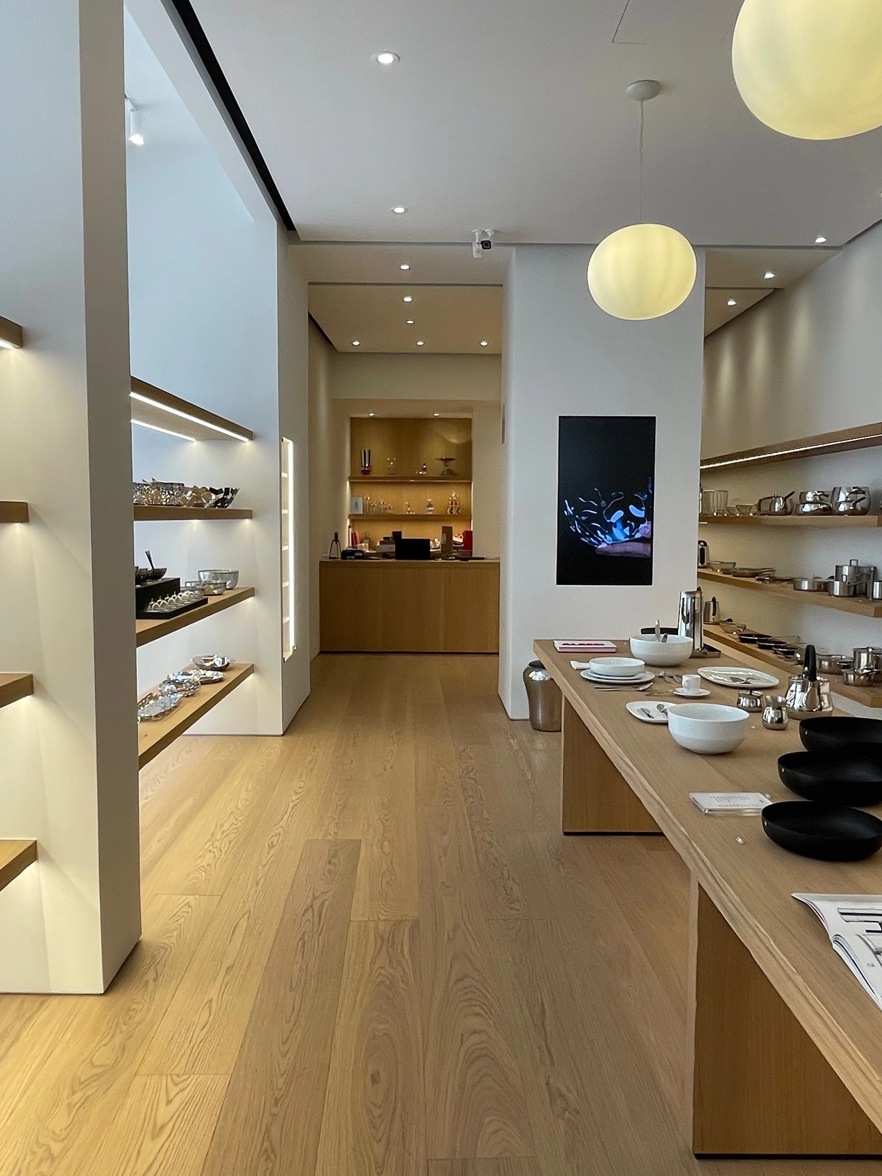 2026年4月ミラノでオープン、アレッシ（Alessi）のカフェ訪問レポート