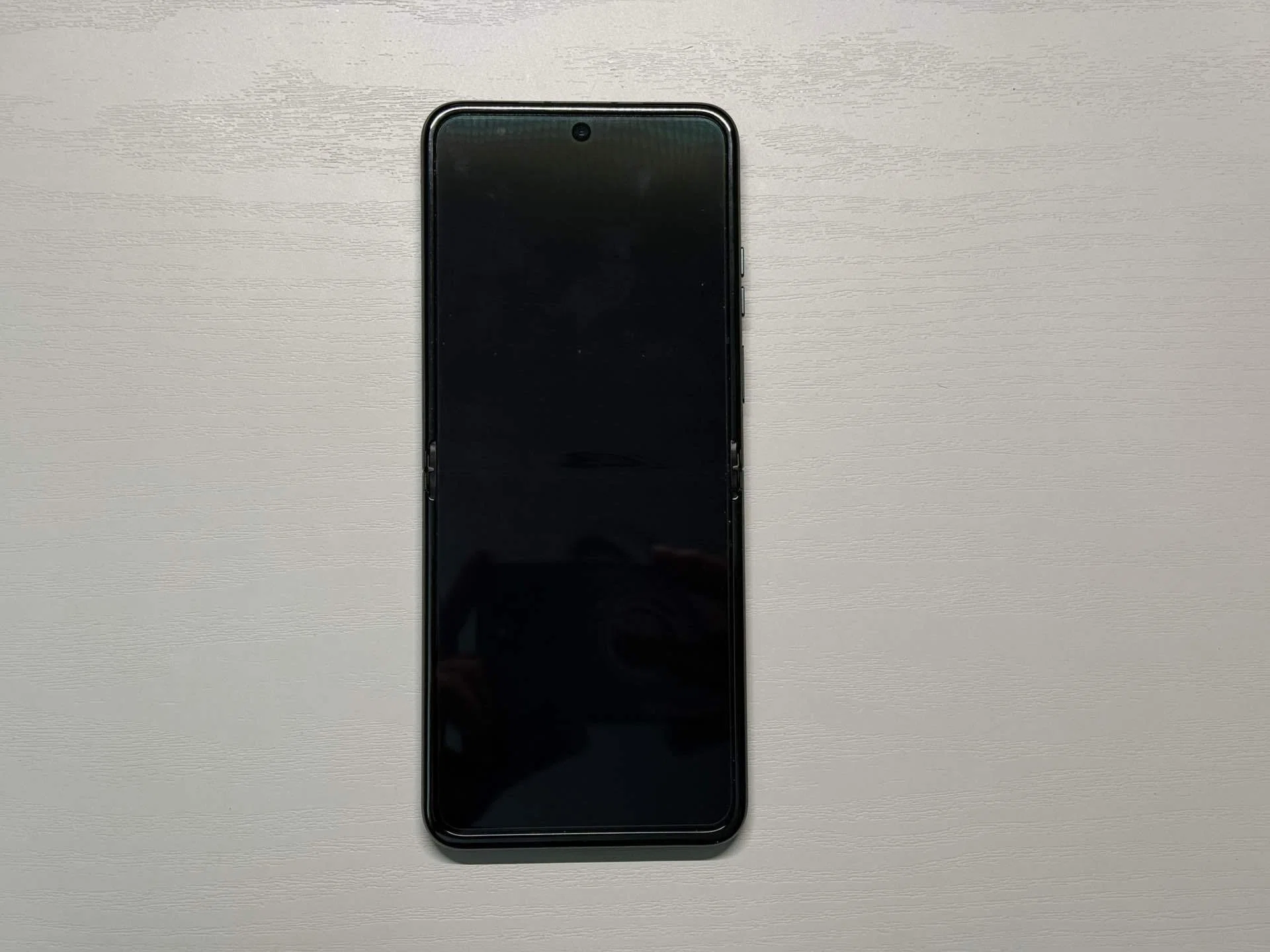 今motorola razr 40sを購入してみて良かった｜もつ