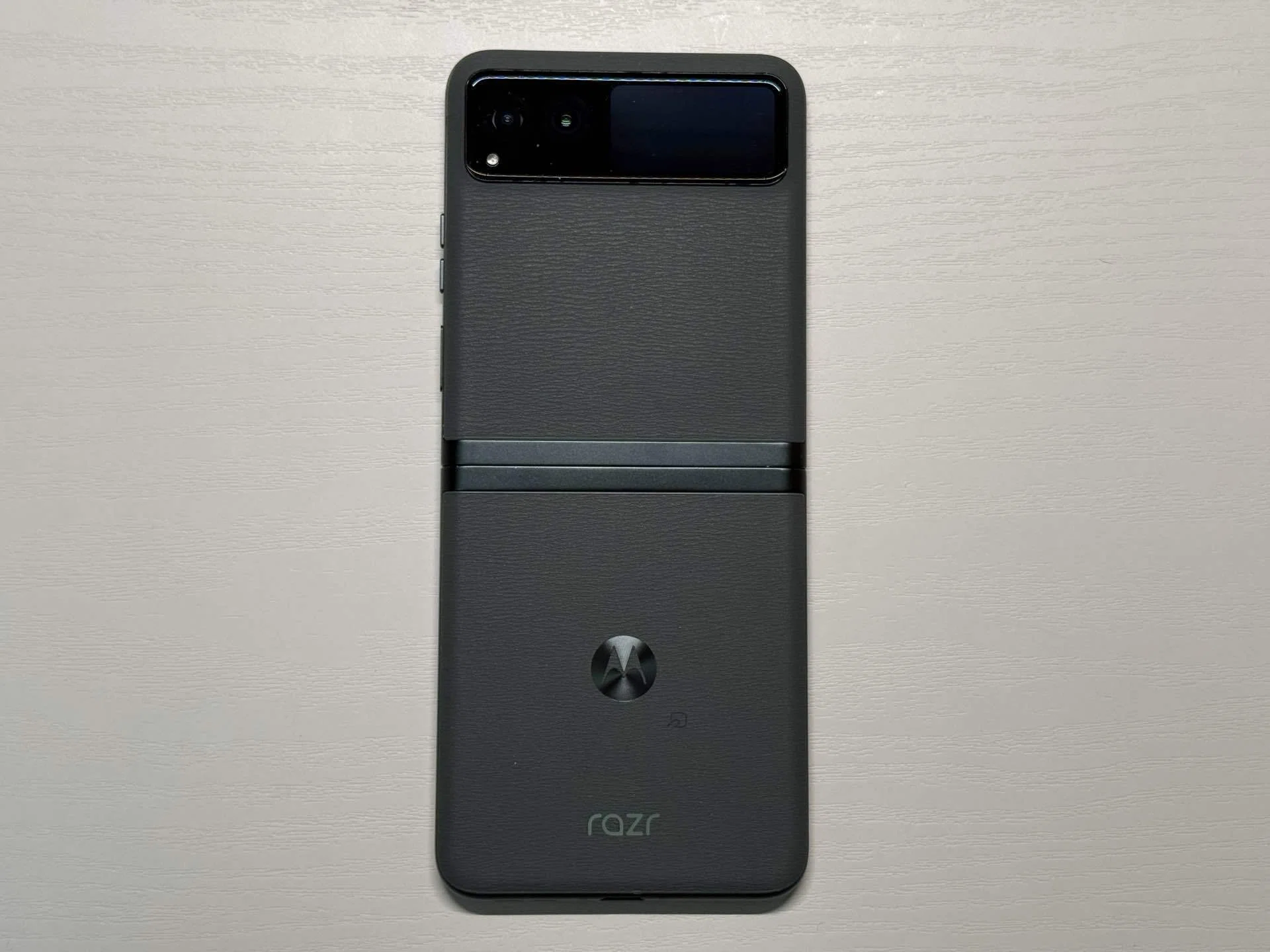 今motorola razr 40sを購入してみて良かった｜もつ