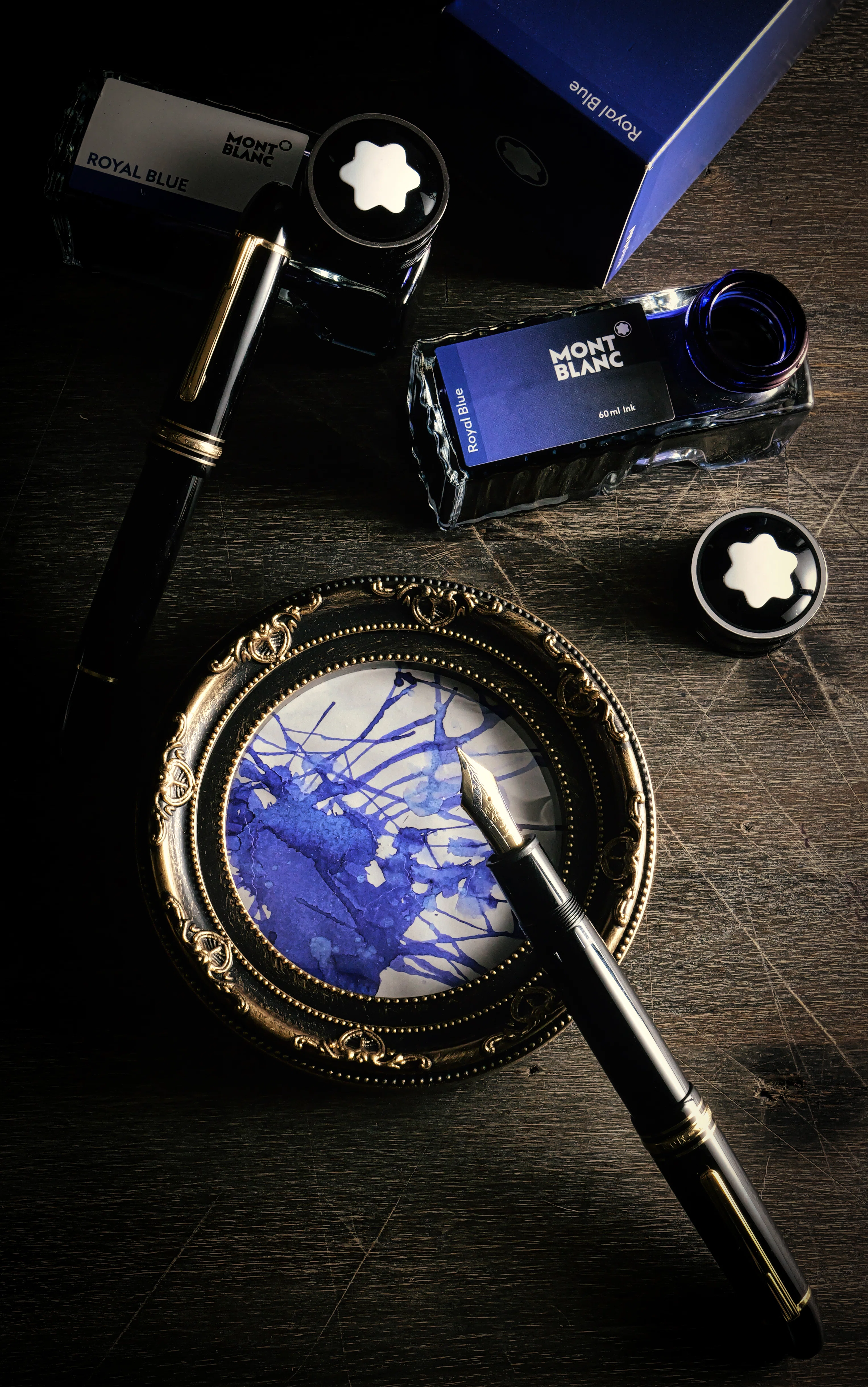 紫の揺らぎを帯びた、思索の青 ― Montblanc Royal Blue｜Hideo Takehara