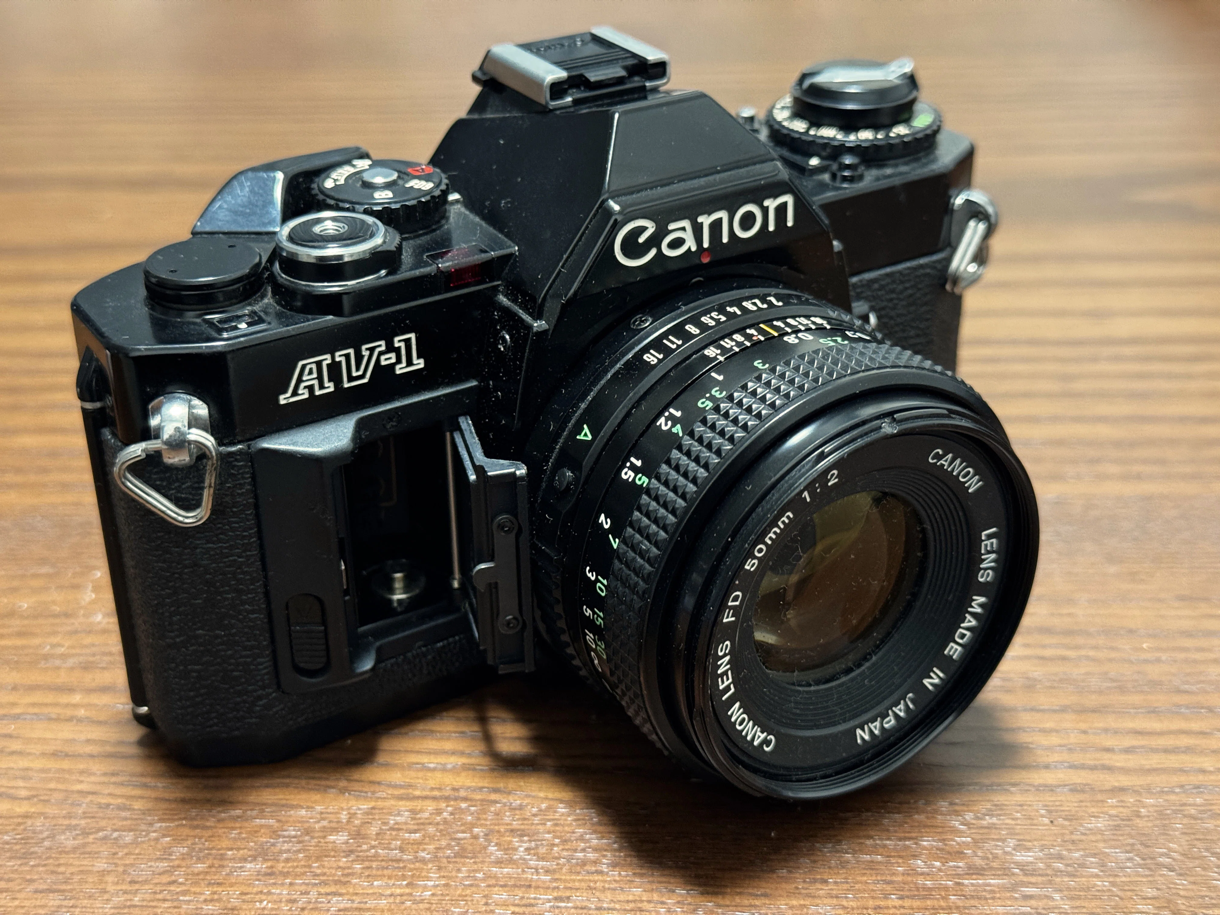 【完動品】CANON AV-1 + FD 50mm F2 一眼レフカメラ 初めてのフィルムカメラ＃01 Canon AV-1 + FD 50mm 1:2｜kenken