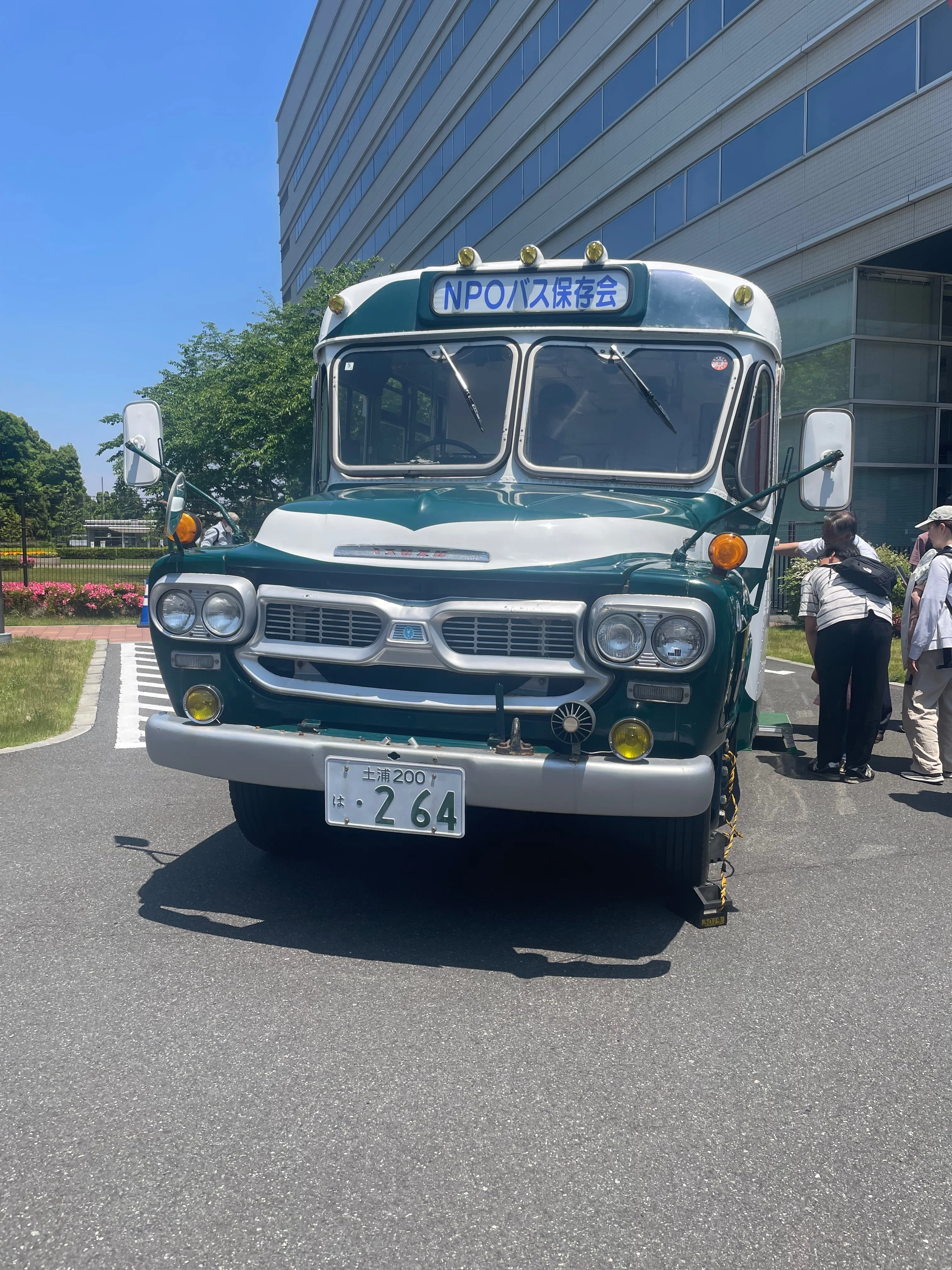 昭和レトロちーちゃん3階建てバスのおやねランド | ヤマダウェブコム