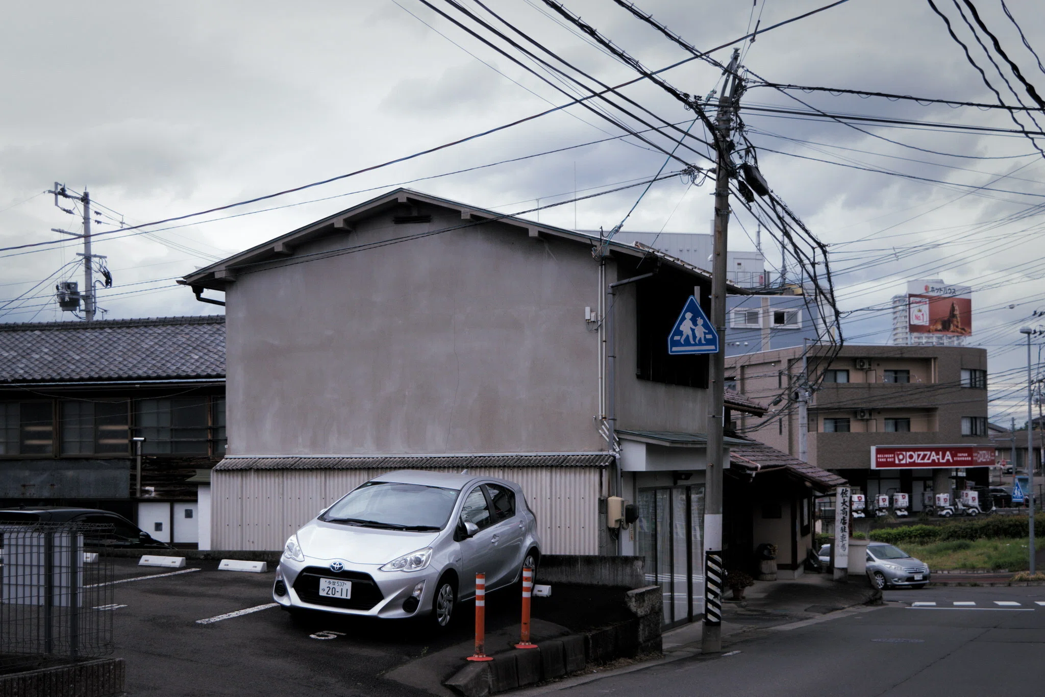 家が山のようだ Nikon D3300｜fueda218