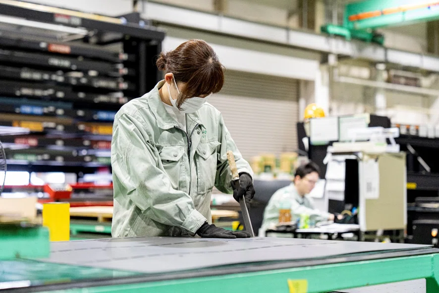 若い仲間と、気持ちよく長く働ける「ものづくり企業」という選択 ~ 株式会社トーコー 埼玉工場(埼玉県東松山市)~|比企のジンジ