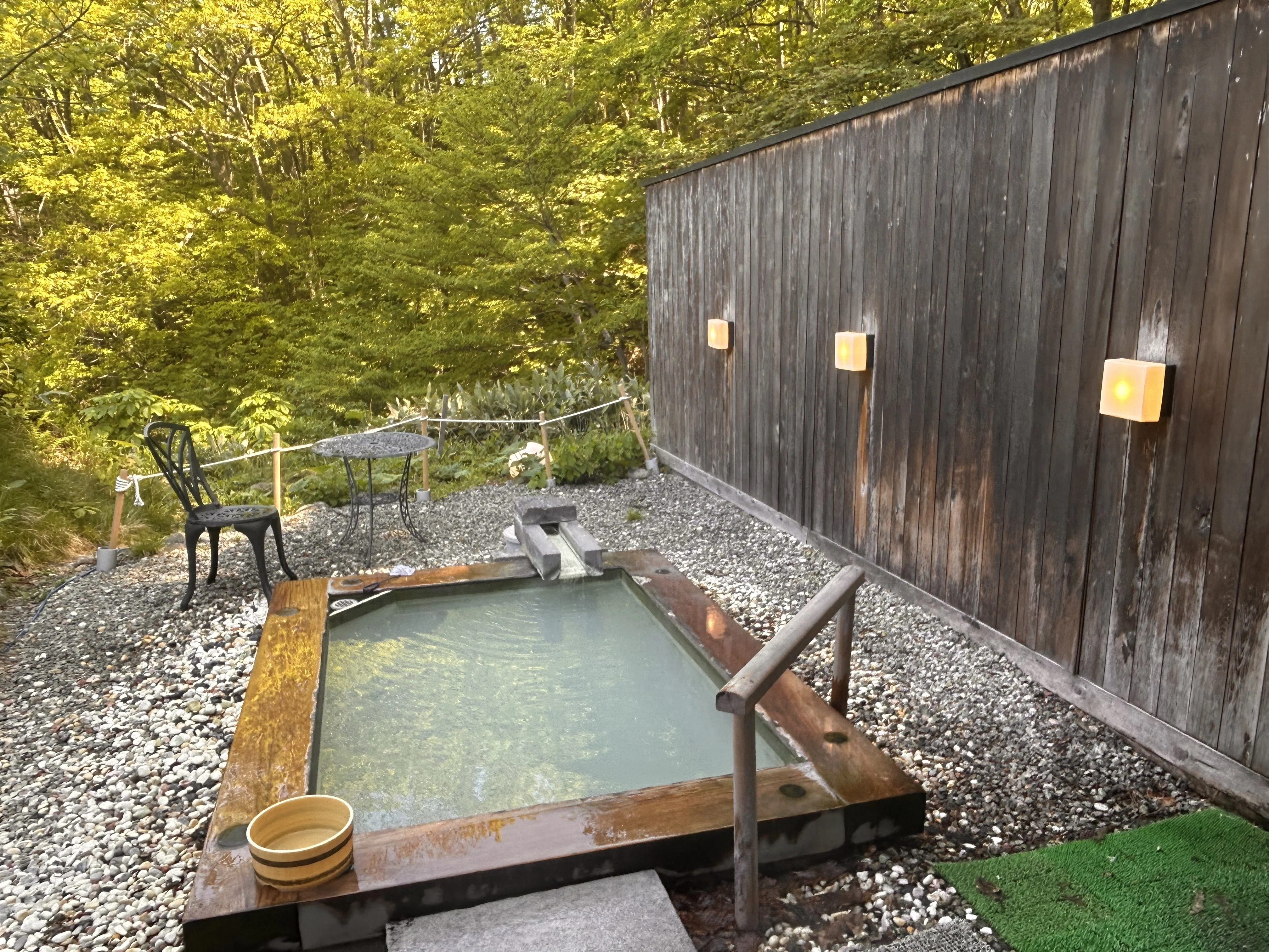 青花湯陽王 Zao Onsen 'Zenshichi no Yu' Milky Blue on the Highlands｜ケルラ