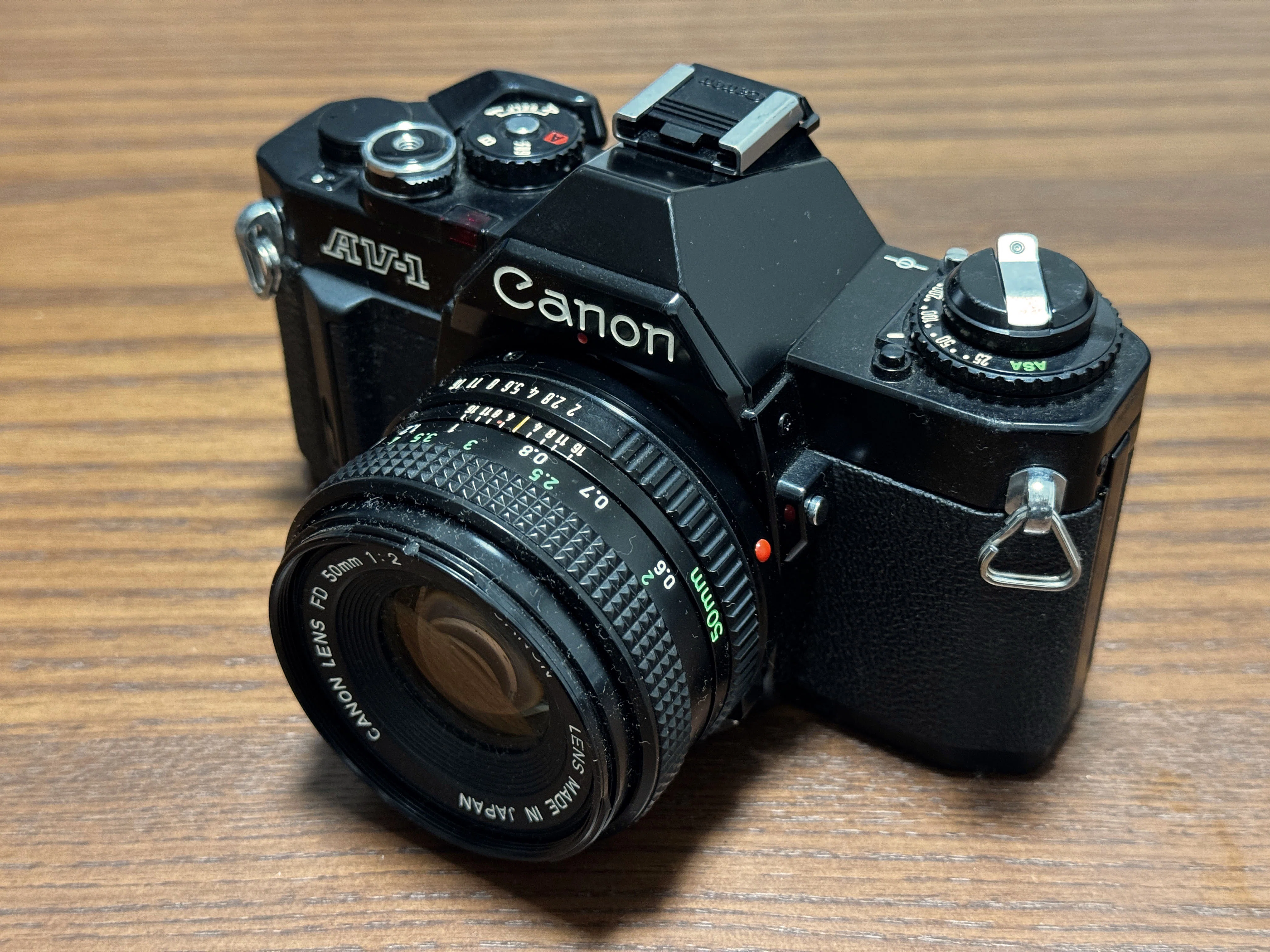 Canon AV-1 ブラック + FD 50mmレンズ すぐ撮影可 フィルム 初めてのフィルムカメラ＃01 Canon AV-1 + FD 50mm 1:2｜kenken
