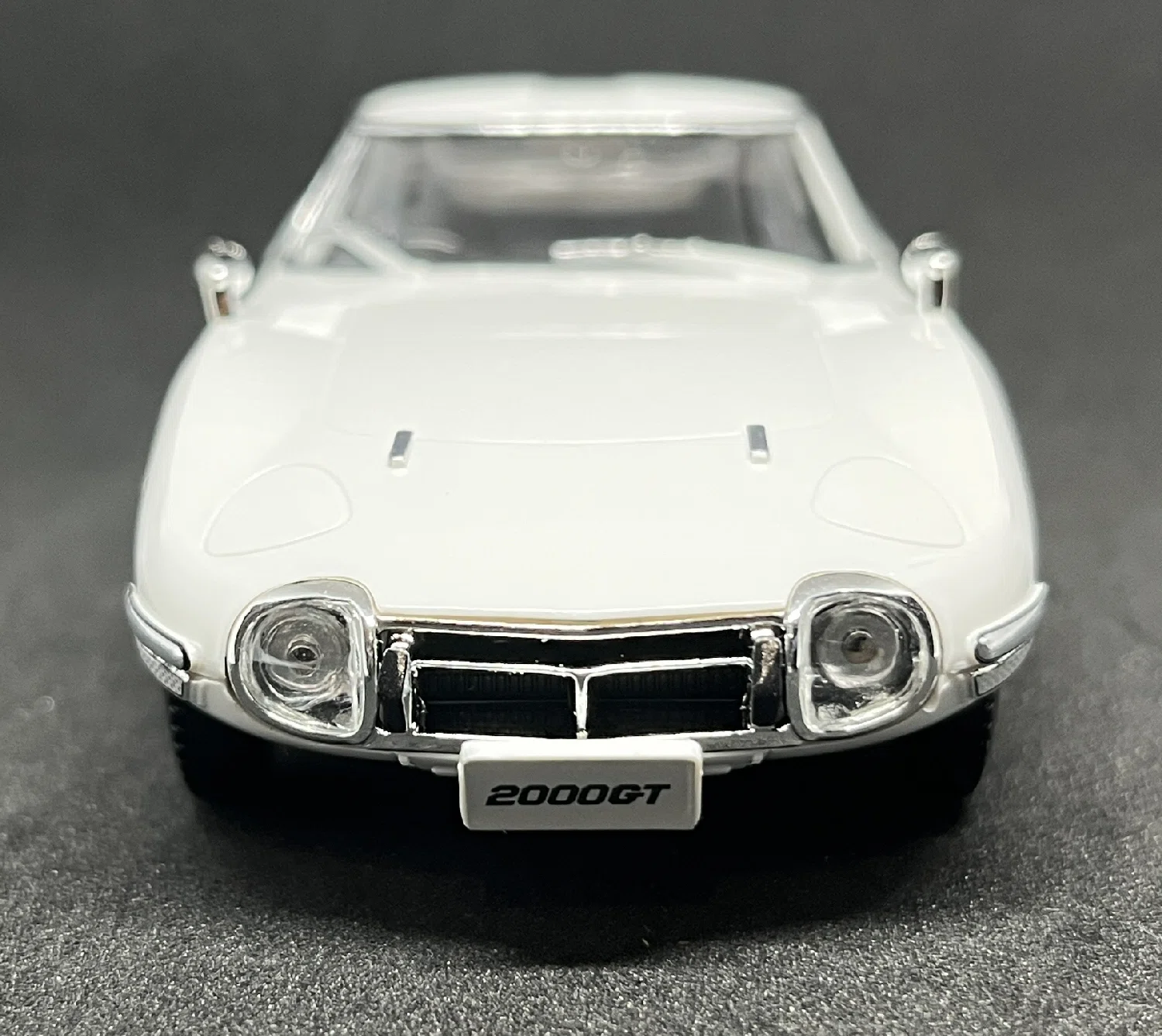 アオシマ 楽プラ トヨタ 2000GT：満足感の高い楽ちんプラモデル