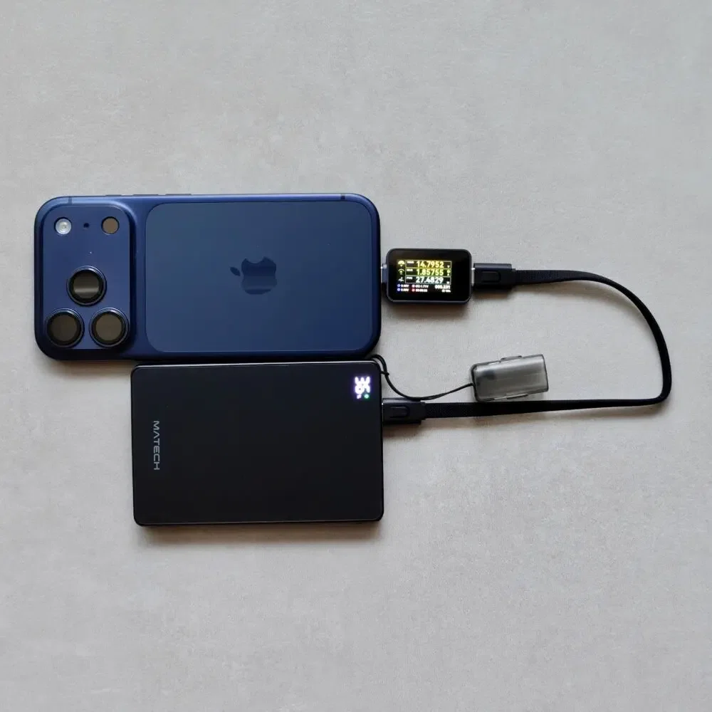 Reviewing the MATECH PowerSlim 10000! The thinnest power bank that