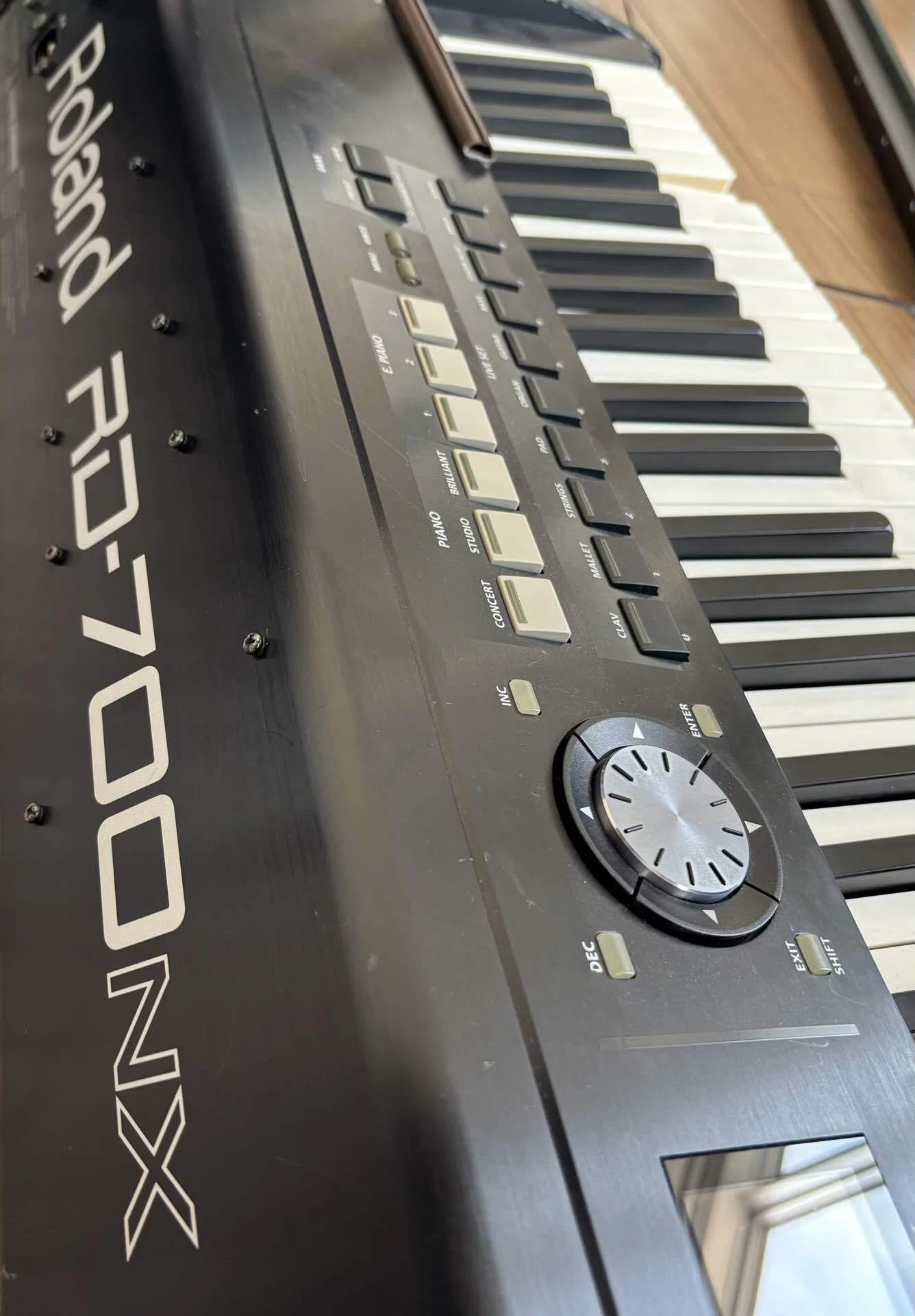 名機Roland RD-700NXの鍵盤修理｜Shinya Fujita / Tee House Music KYOTO