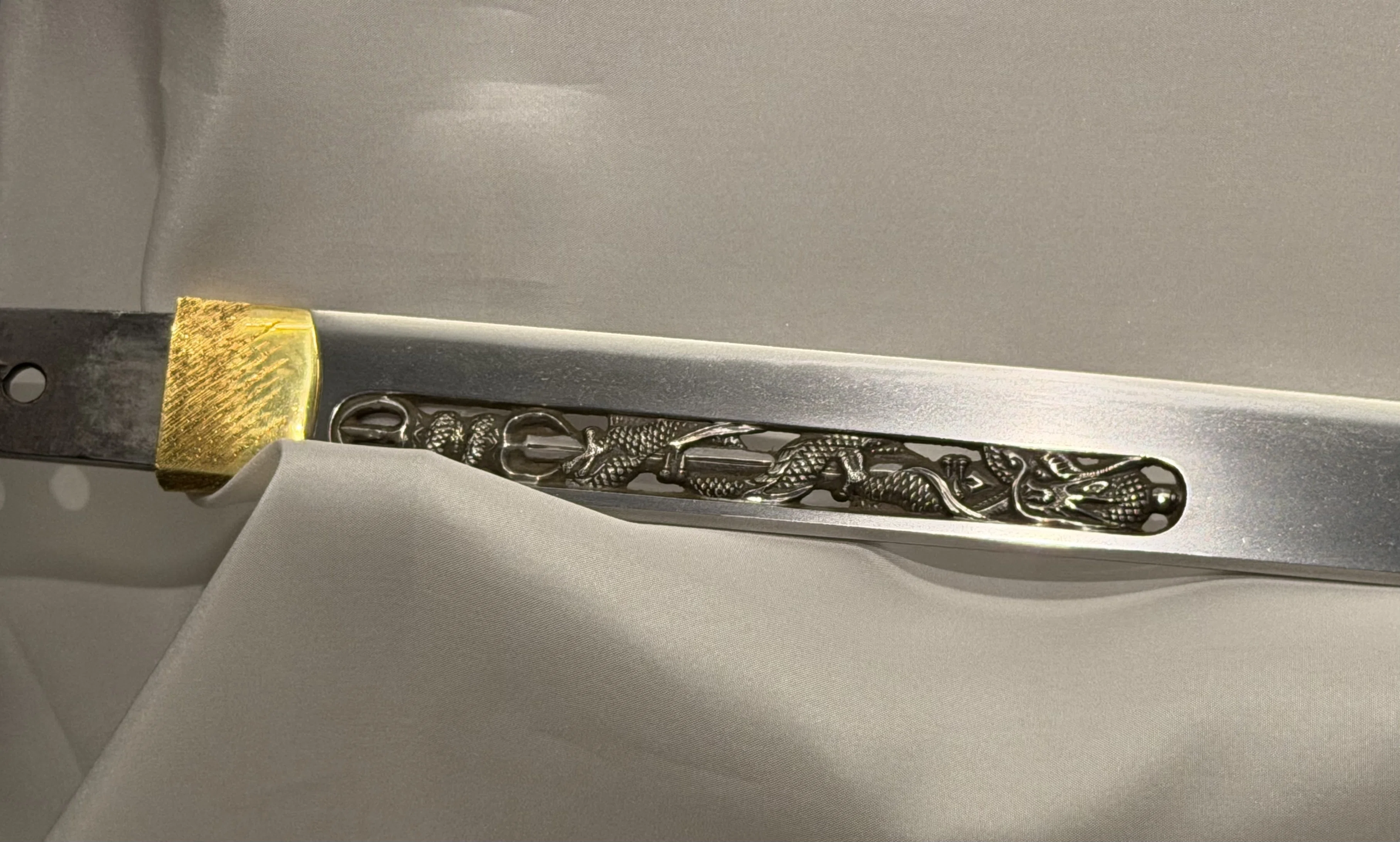 Sagami no Kami Masatsune with Magnificent Openwork｜刀箱師の日本刀