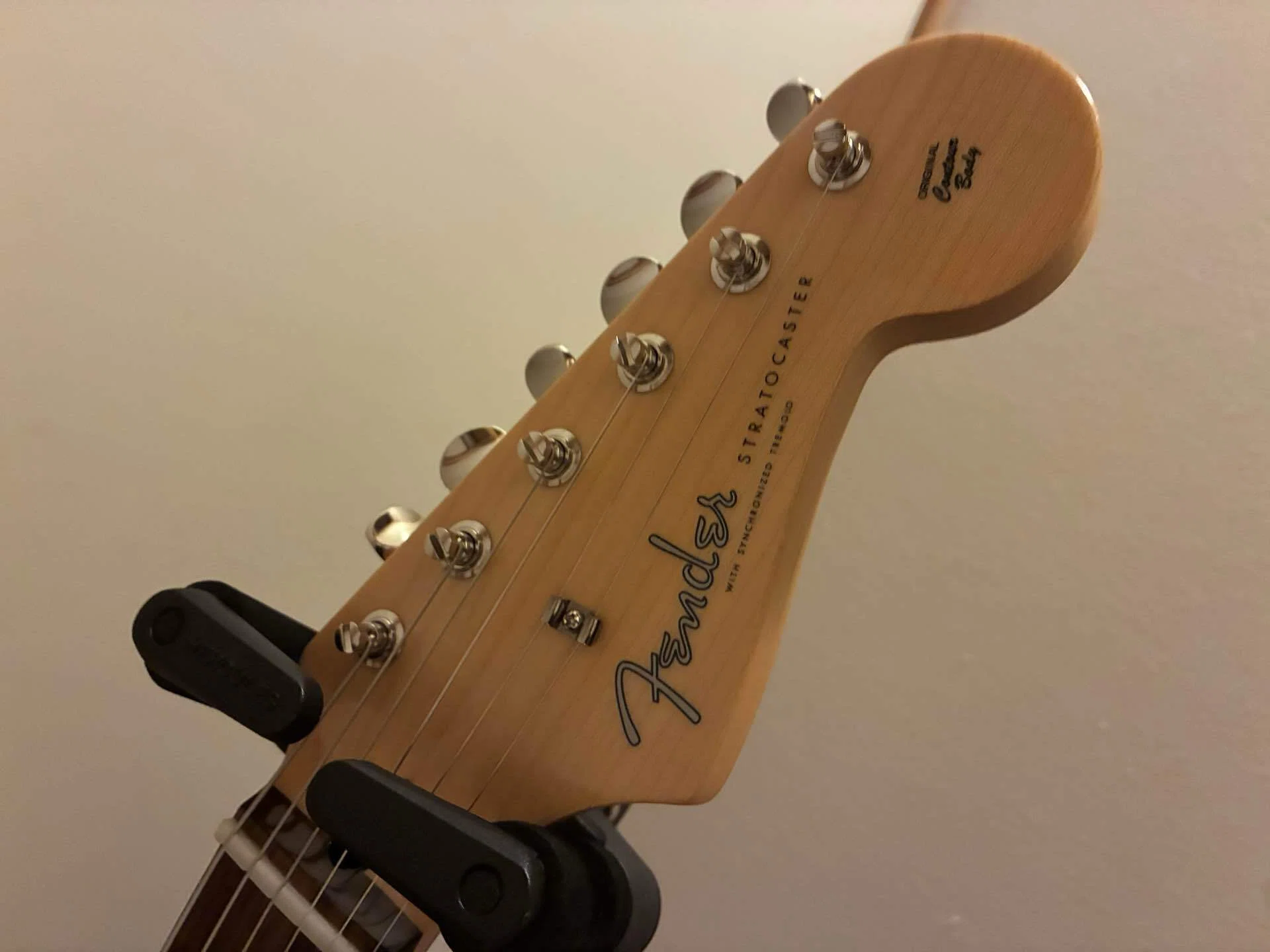 み*り様 ノーブランドのストラトキャスタータイプのエレキギター Fender Standard Stratocaster エレキギター初心者14点セット