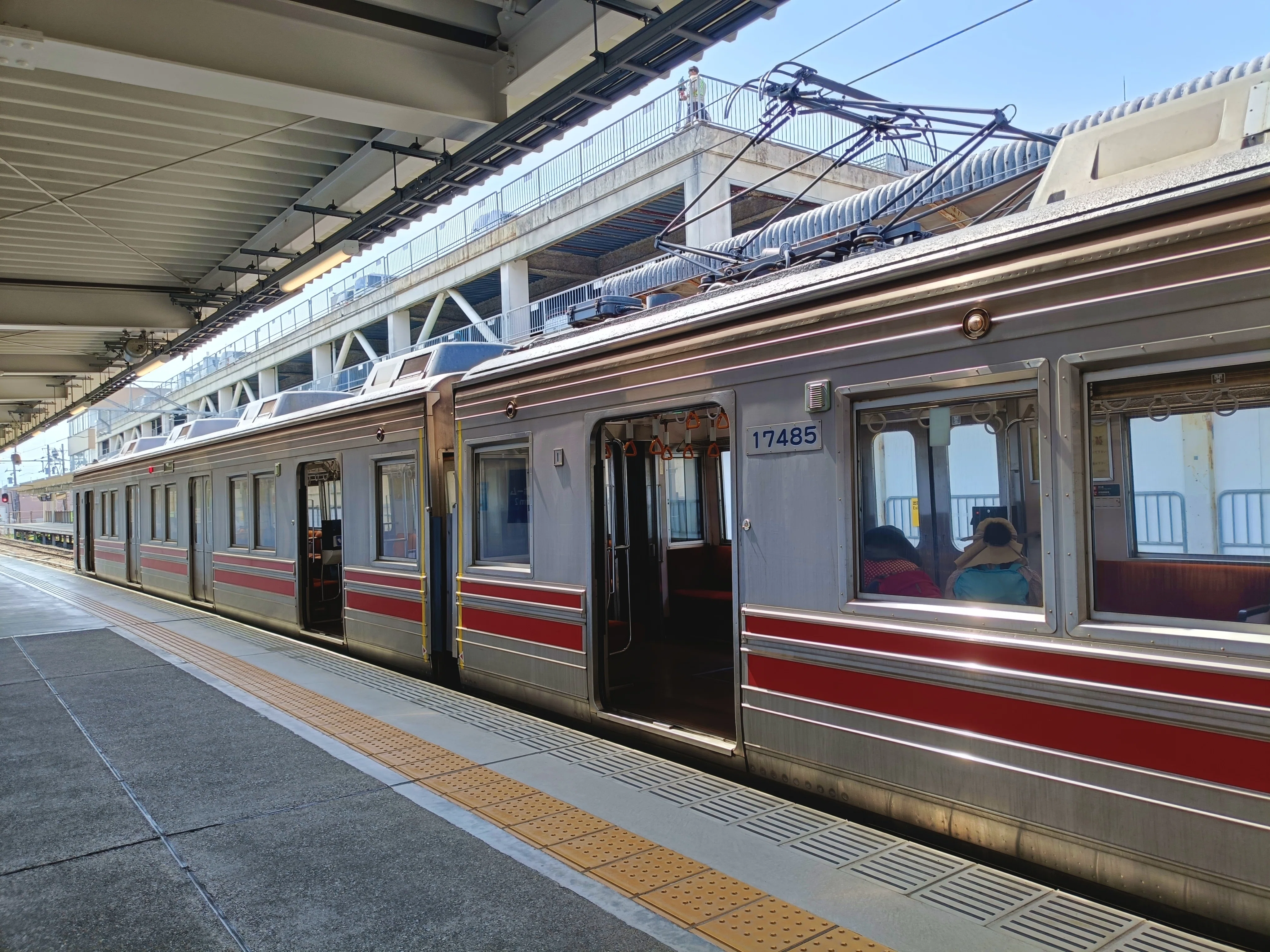 山間を走る「都会の電車」富山地鉄17480形 元東急8590系｜よってつ