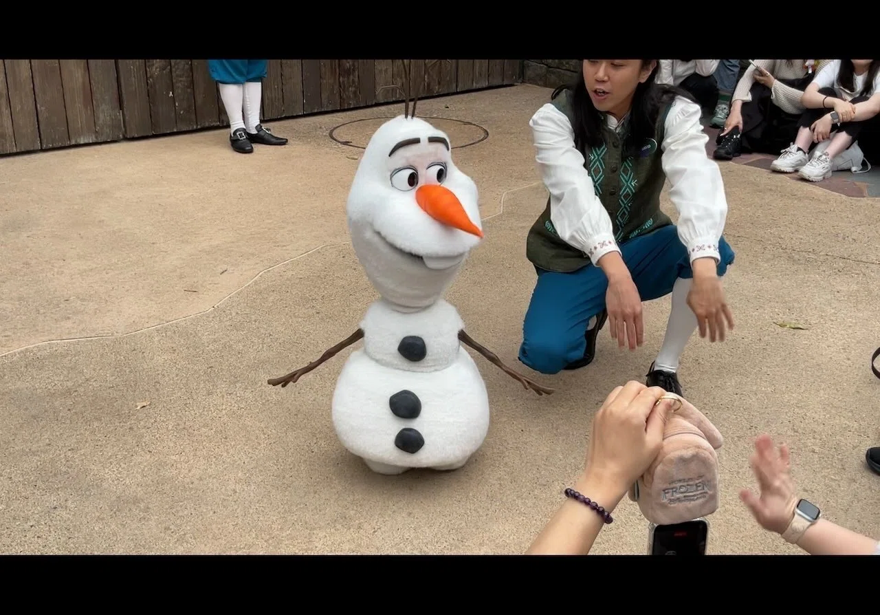 香港レポ】香港ディズニーランドに等身大オラフがやってきた！｜Summyworld