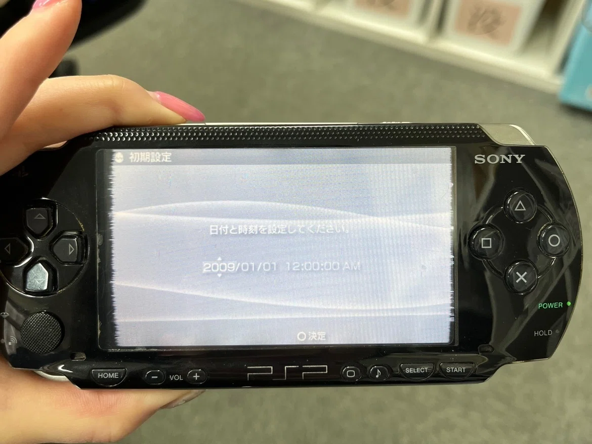 DIY修理】画面が生き返る！PSP-1000の液晶交換に挑戦してみた！｜スマ