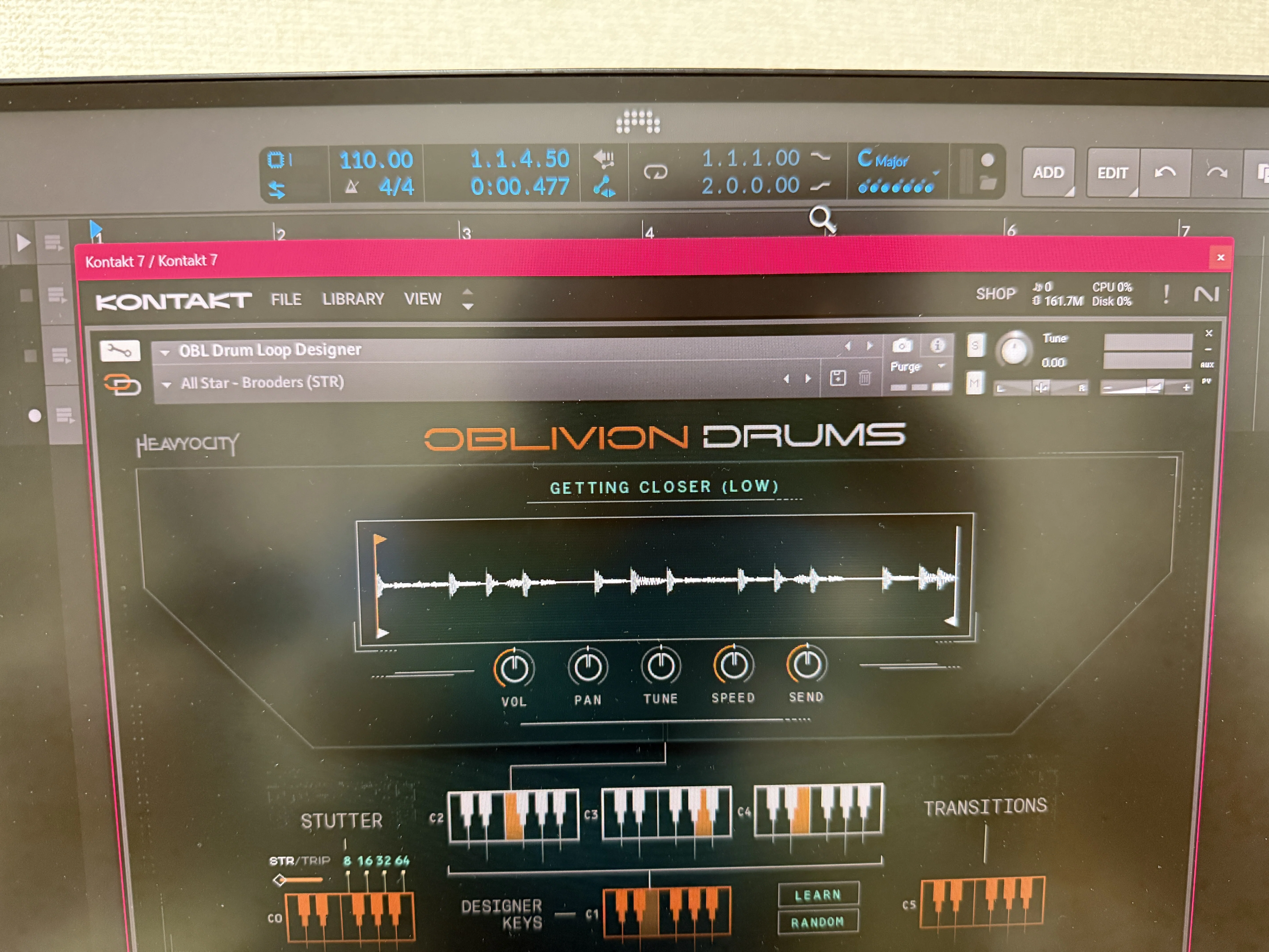 なぜ普通のドラム音源では、サイバーパンクな曲にならないのか
