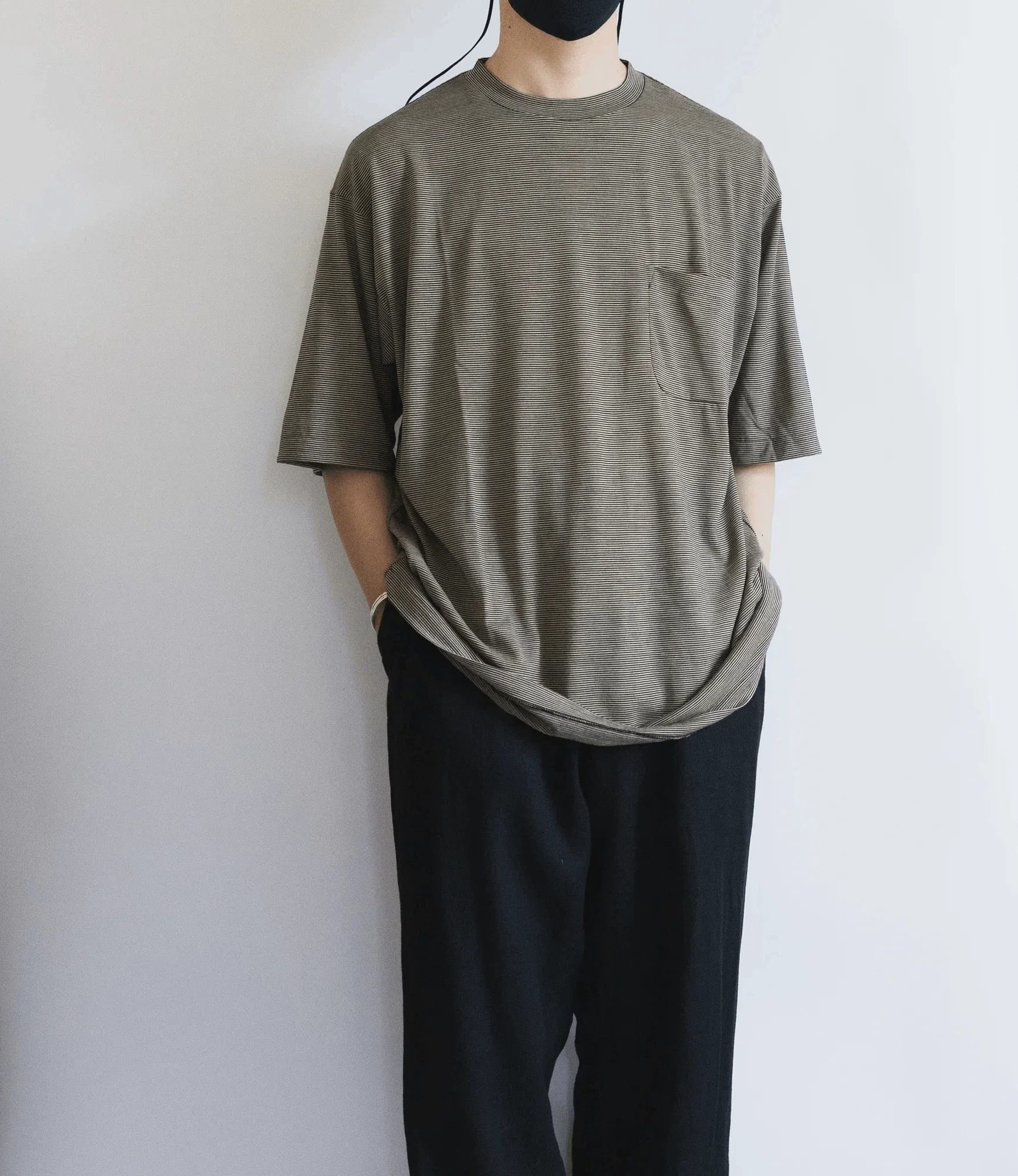 流石に4万円のCOMOLI（コモリ）のウールTは買えない…そんな人に送る