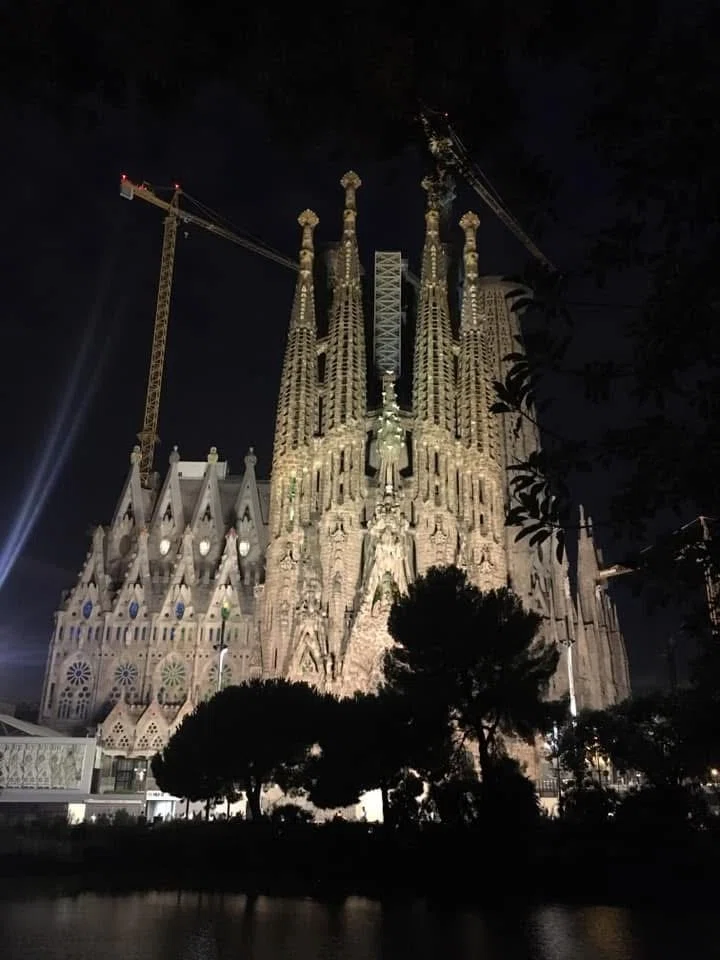 🍷サグラダ・ファミリアは未完のままでいい ｜Barcelona｜Ame | La Pluie