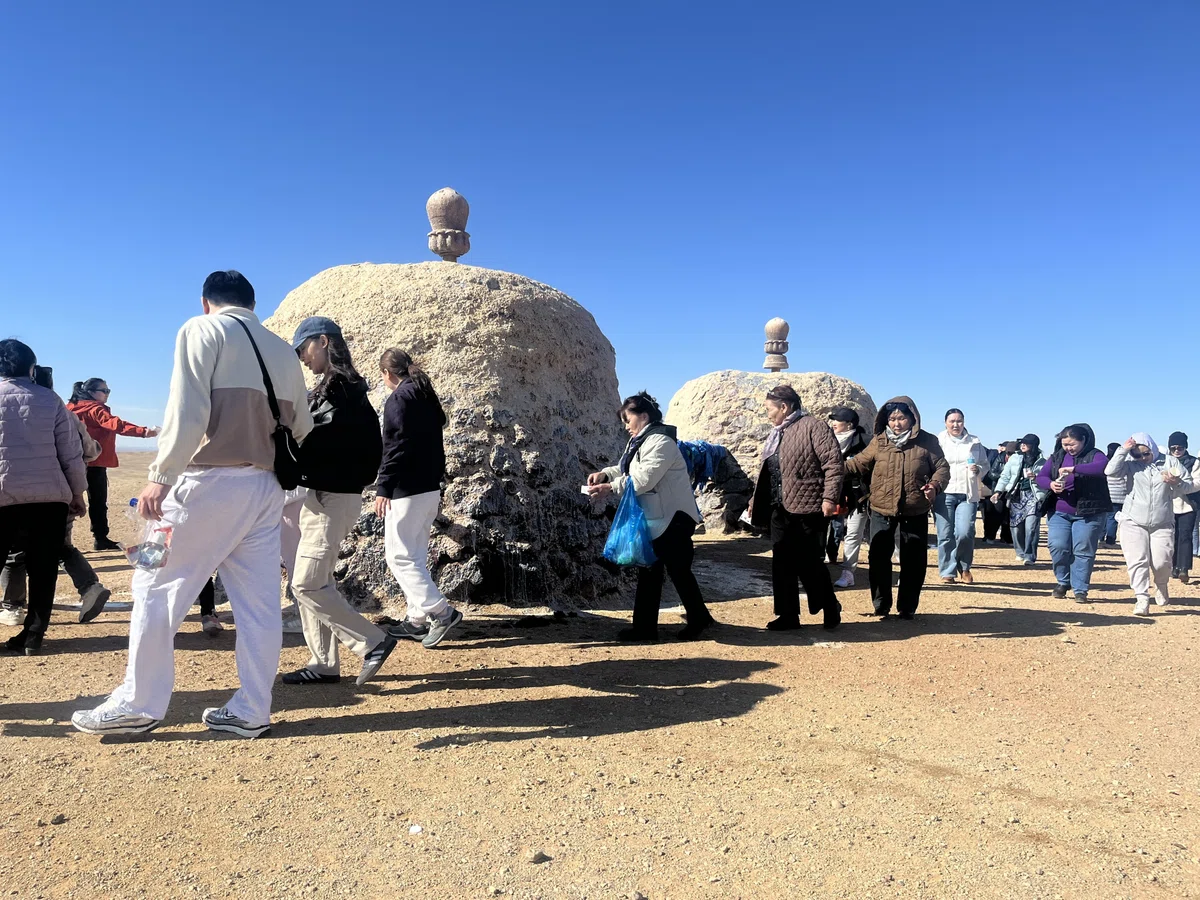 おっぱい岩 モンゴル サインシャンド 聖地 聖地巡礼 パワースポット シャンバラ ウランバートル ウランバートル鉄道 寝台列車 仏教 チベット仏教 モンゴル仏教 ダンザンラブシャー