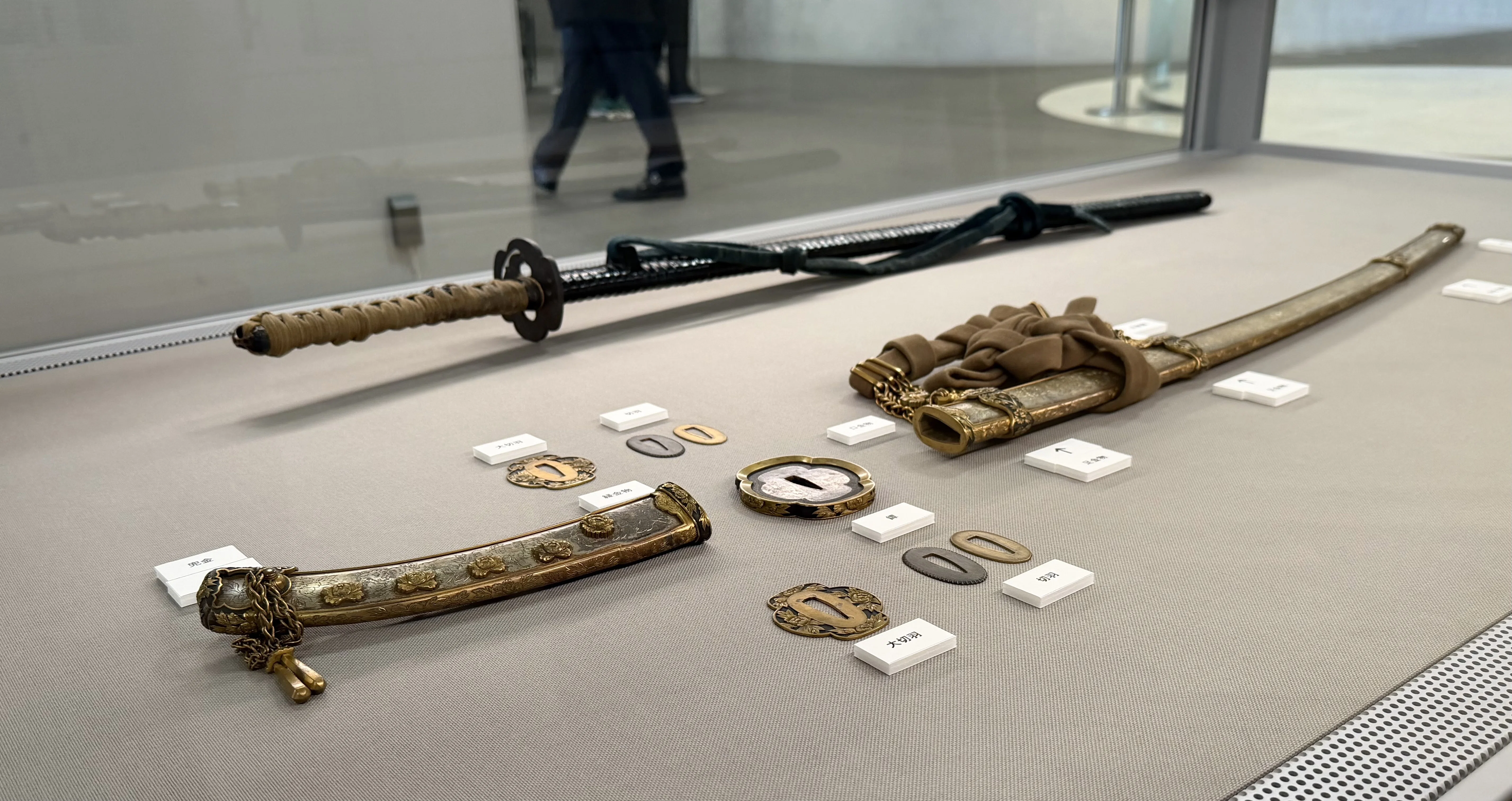太刀拵　江戸時代保証 兵庫鎖太刀拵の分解｜刀箱師の日本刀ブログ 中村圭佑