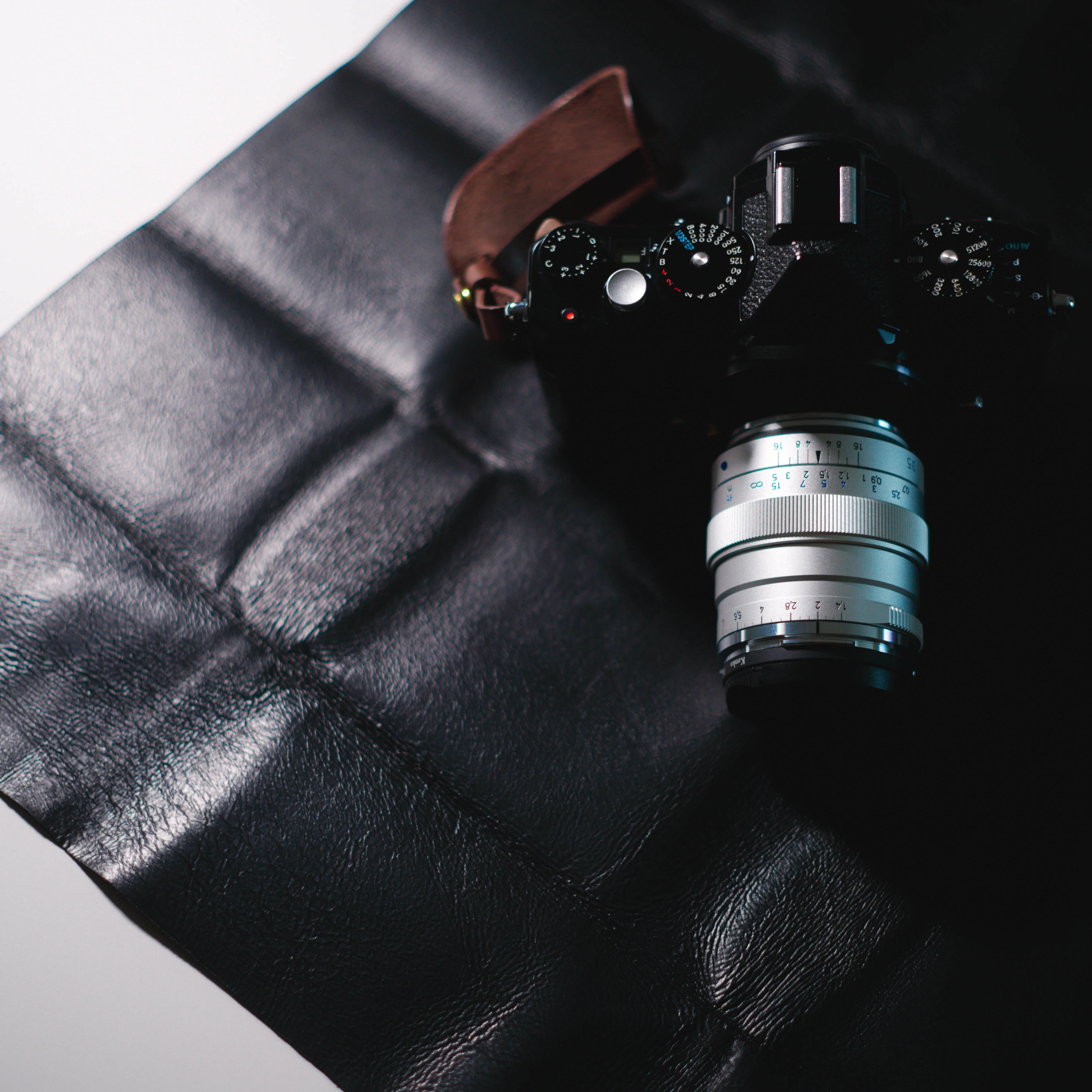 Leica ライカ　レザーラッピングクロス ライカ レザーラッピングクロス / ライカオンラインストア