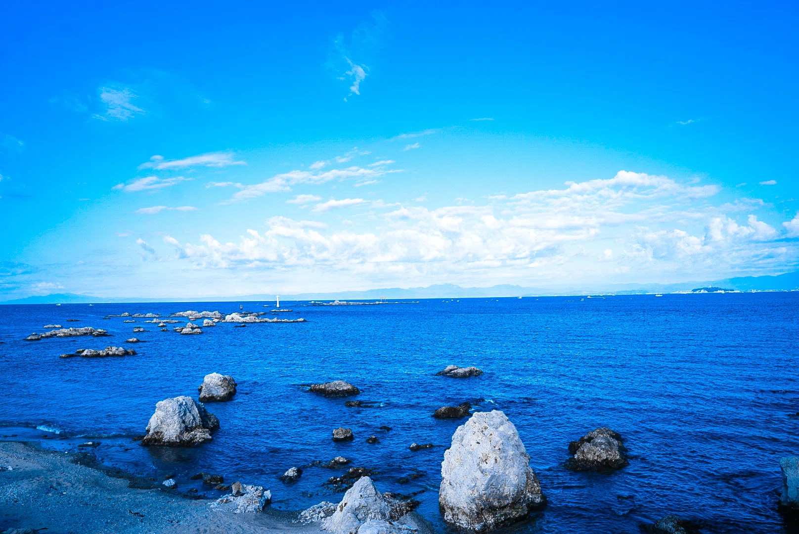 景色 風景のことば》Vol.356｜水平線の静けさ｜風景写心家 / yossy