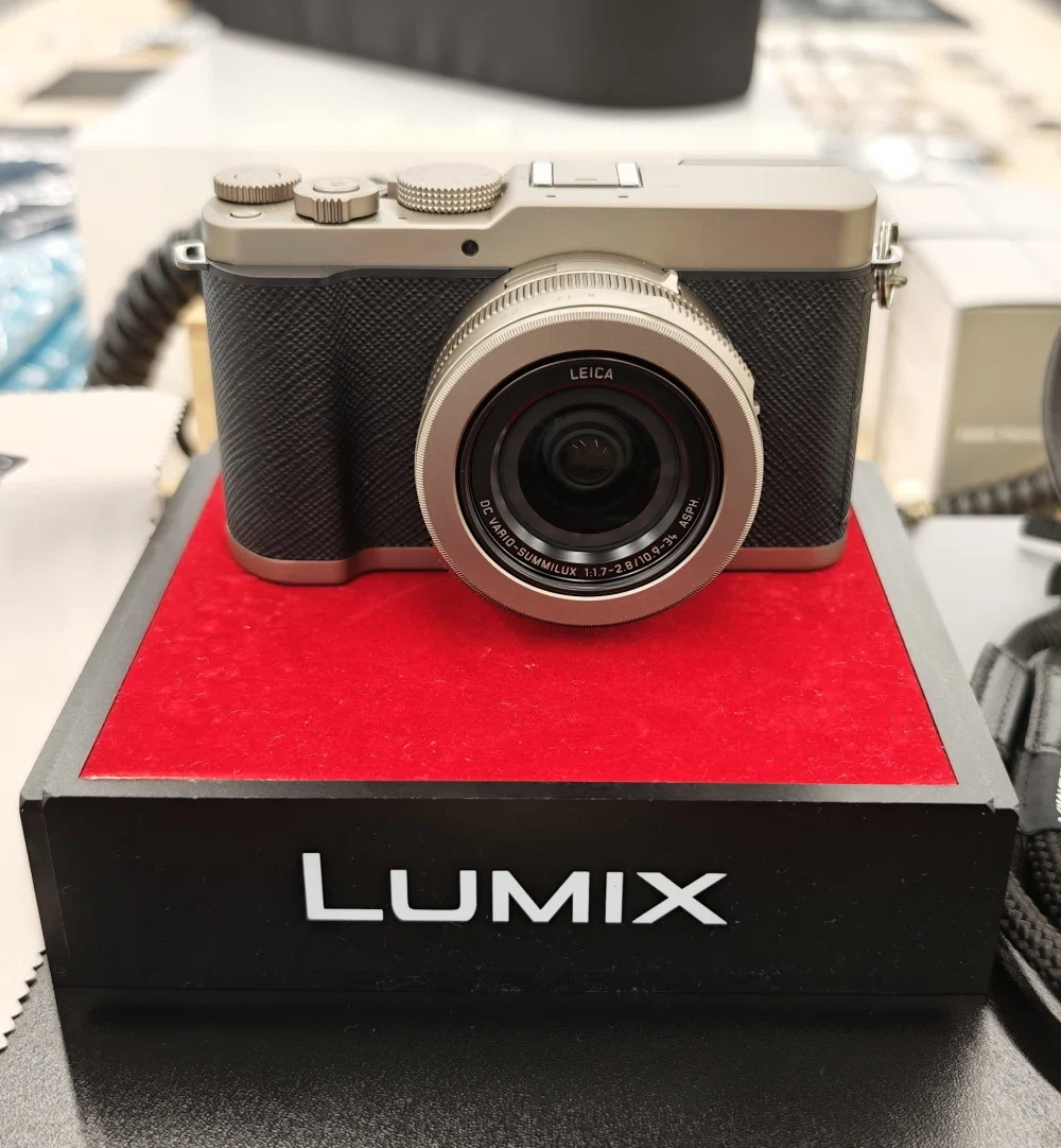 【4台】LUMIX Nikon FUJIFILM コンパクトデジタルカメラ 4台】LUMIX Nikon FUJIFILM コンパクトデジタルカメラ 【公式通販】