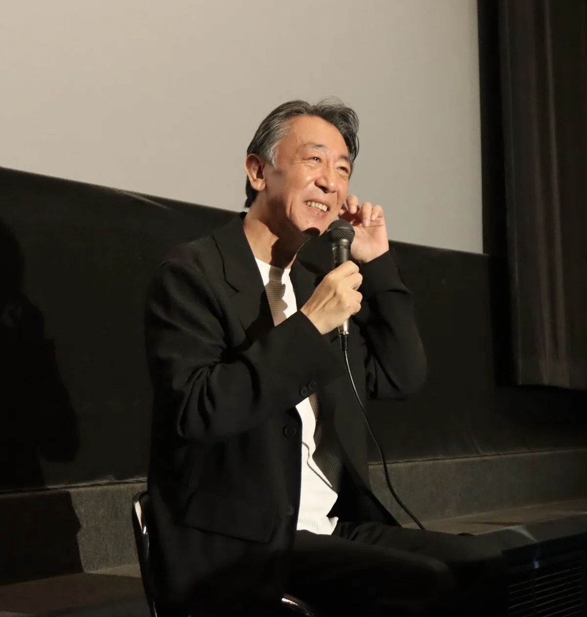 「観るたびに印象が変わる映画」利重剛監督が紐解く🏃💨『ラプソディ・ラプソディ』Q&Aレポート@シネスイッチ銀座|映画配給会社ビターズ・エンド