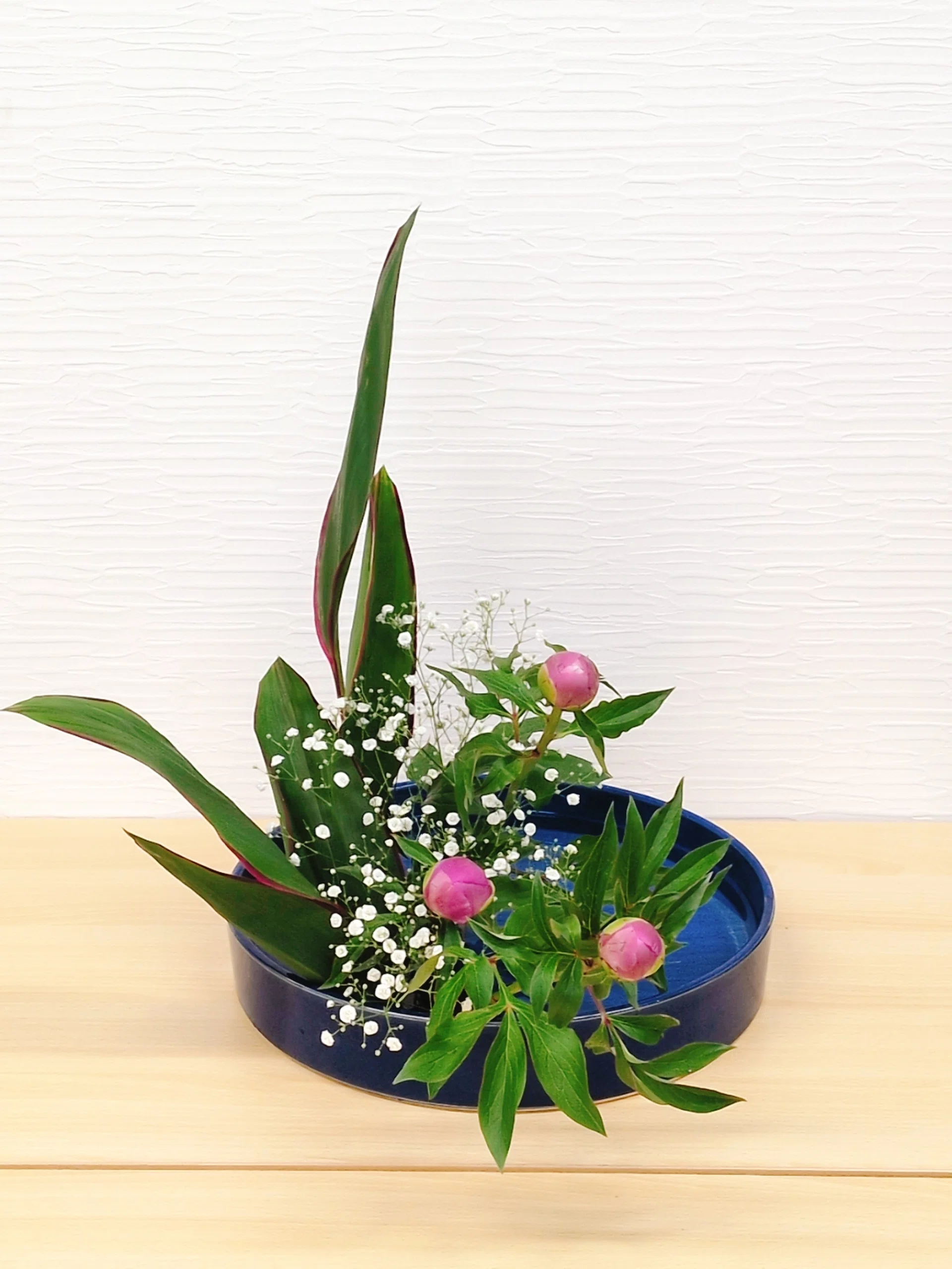 Thinking About Waka Instruction While Arranging Flowers: Yūsendō