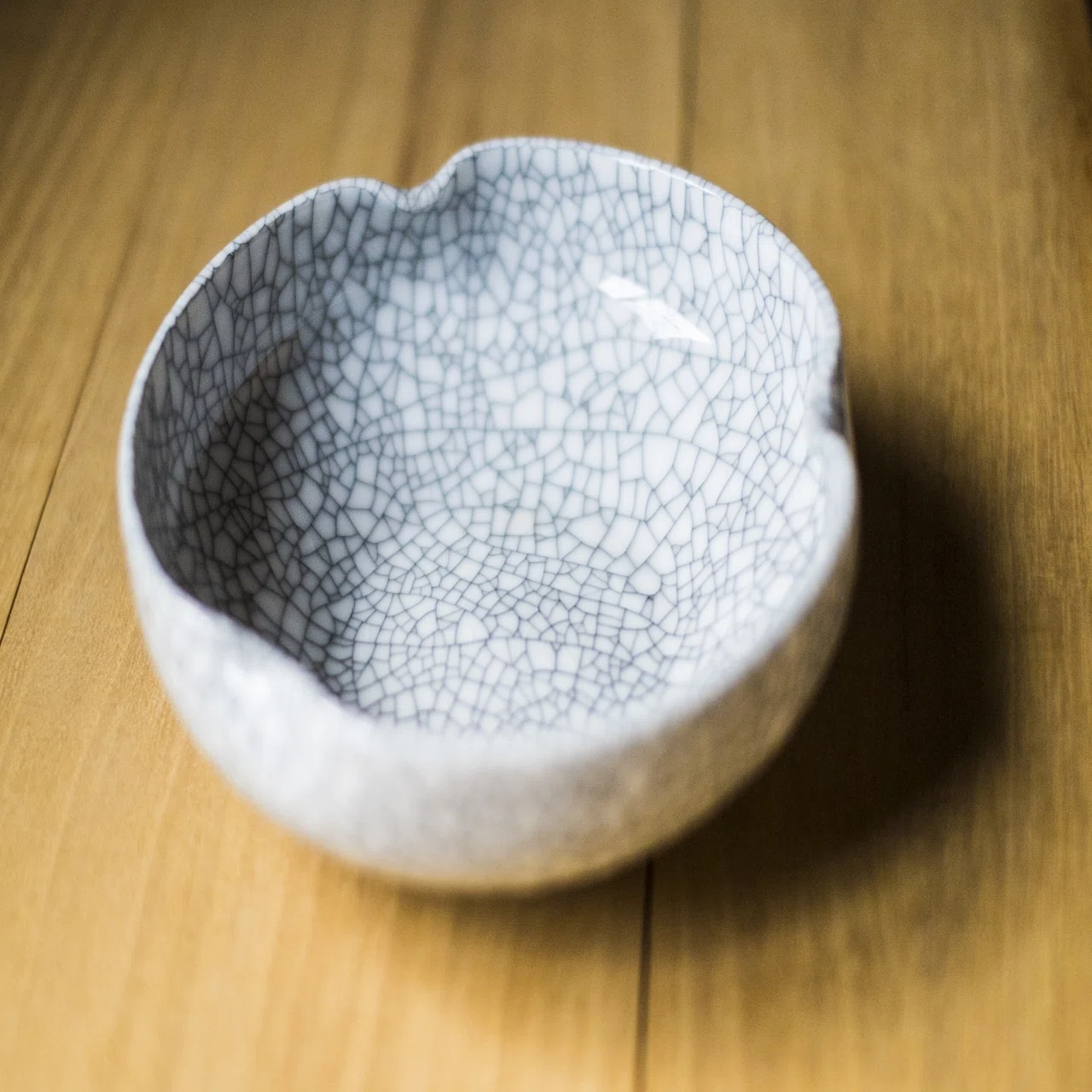 古い器に見られる「貫入」とは？｜ヒビや傷との違いをやさしく解説 