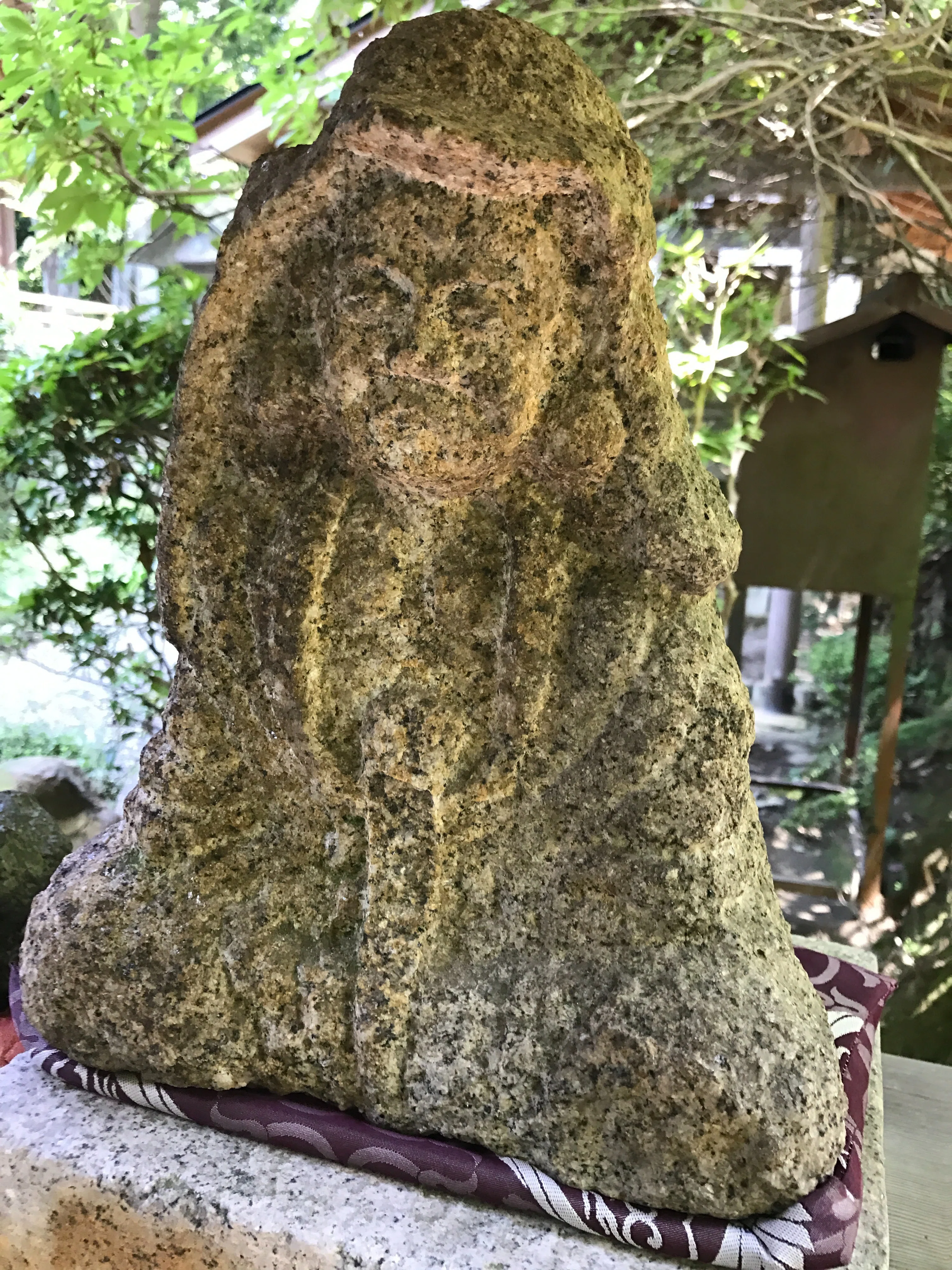 神社で見落としていたもの①【力石】ええっ！ 本当にこれを持ち上げた