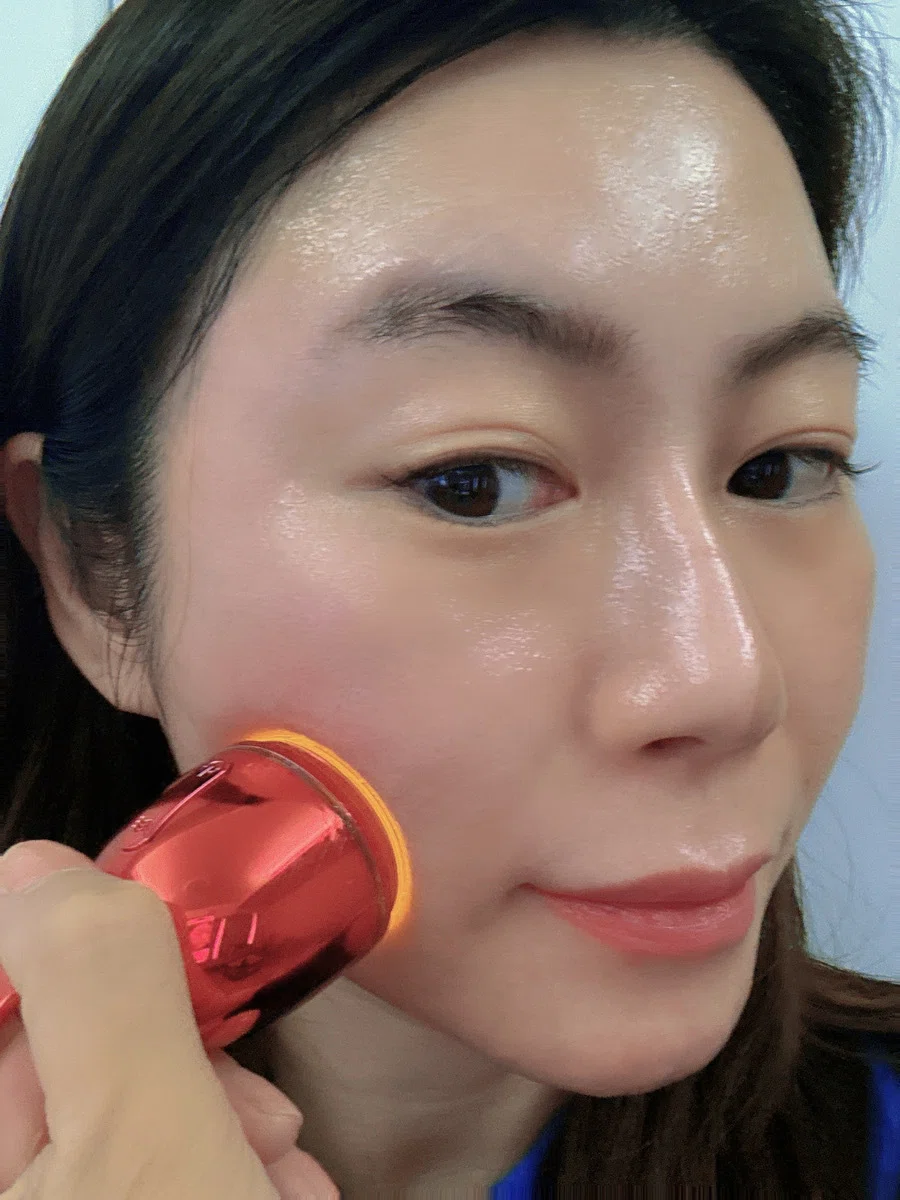 新品　Ruby-Cell 美顔器セット 赤いケース付き　　　パックオマケです。 ホームケアでここまで変わると思ってなかったEMS美顔器｜30代女性起業