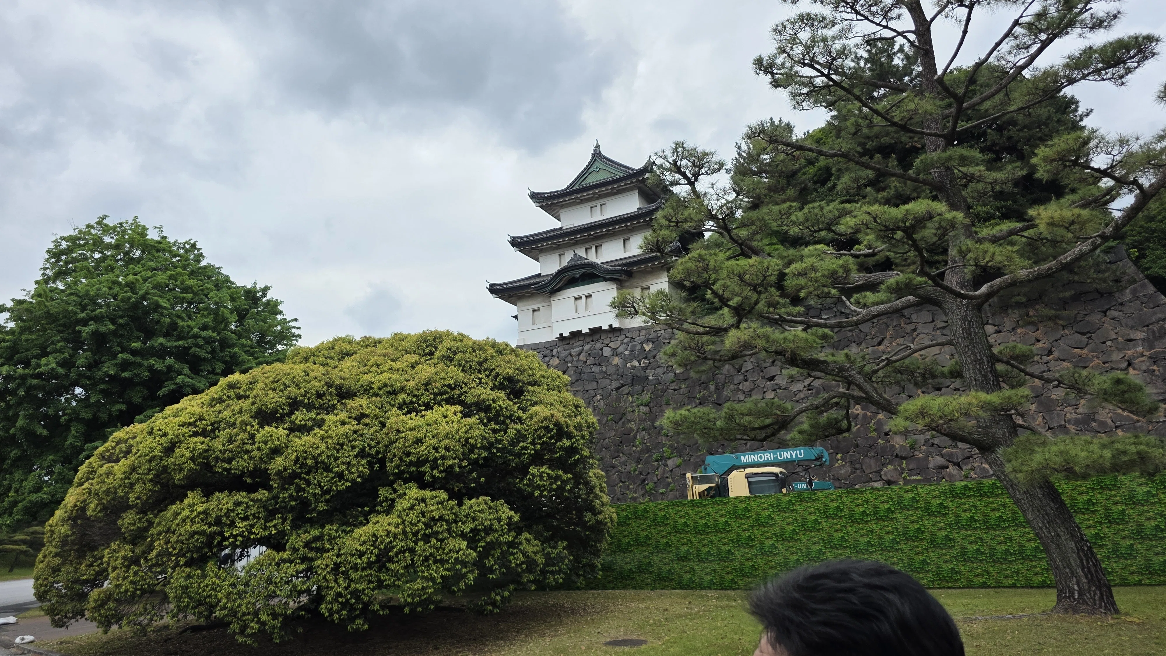 皇居内を散策してみた】皇居一般参観ツアーと東御苑散策！皇居を満喫